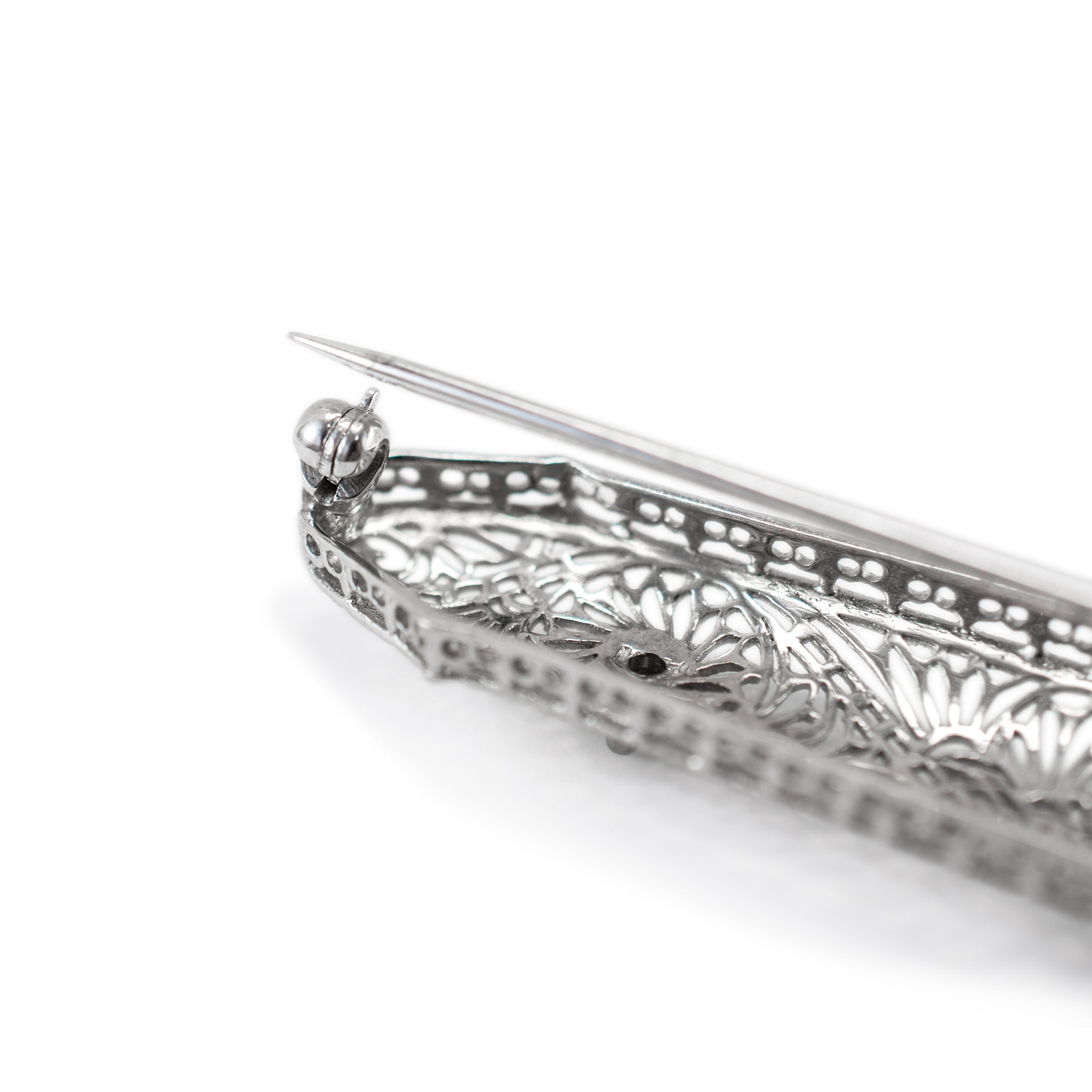 Ladies Antique 14K White Gold Natural Round Diamond Filigree Brooch