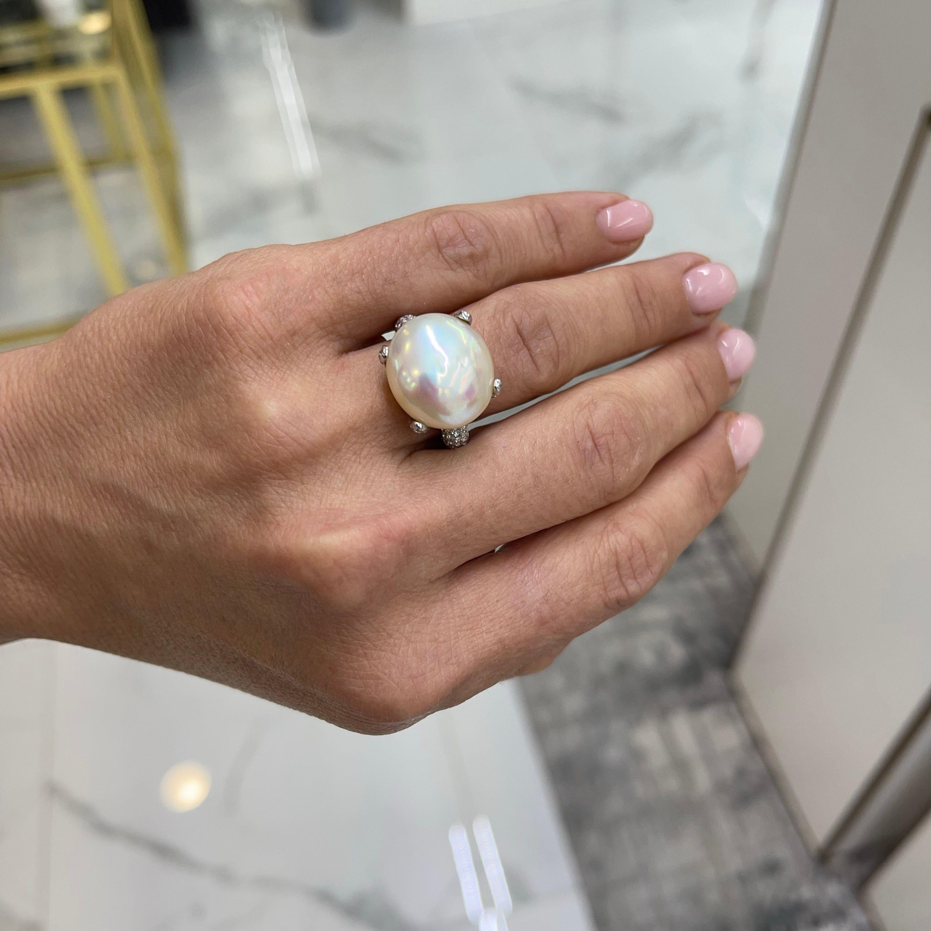 Ladies Vintage 18K White Gold Pearl & Diamonds Cocktail Ring