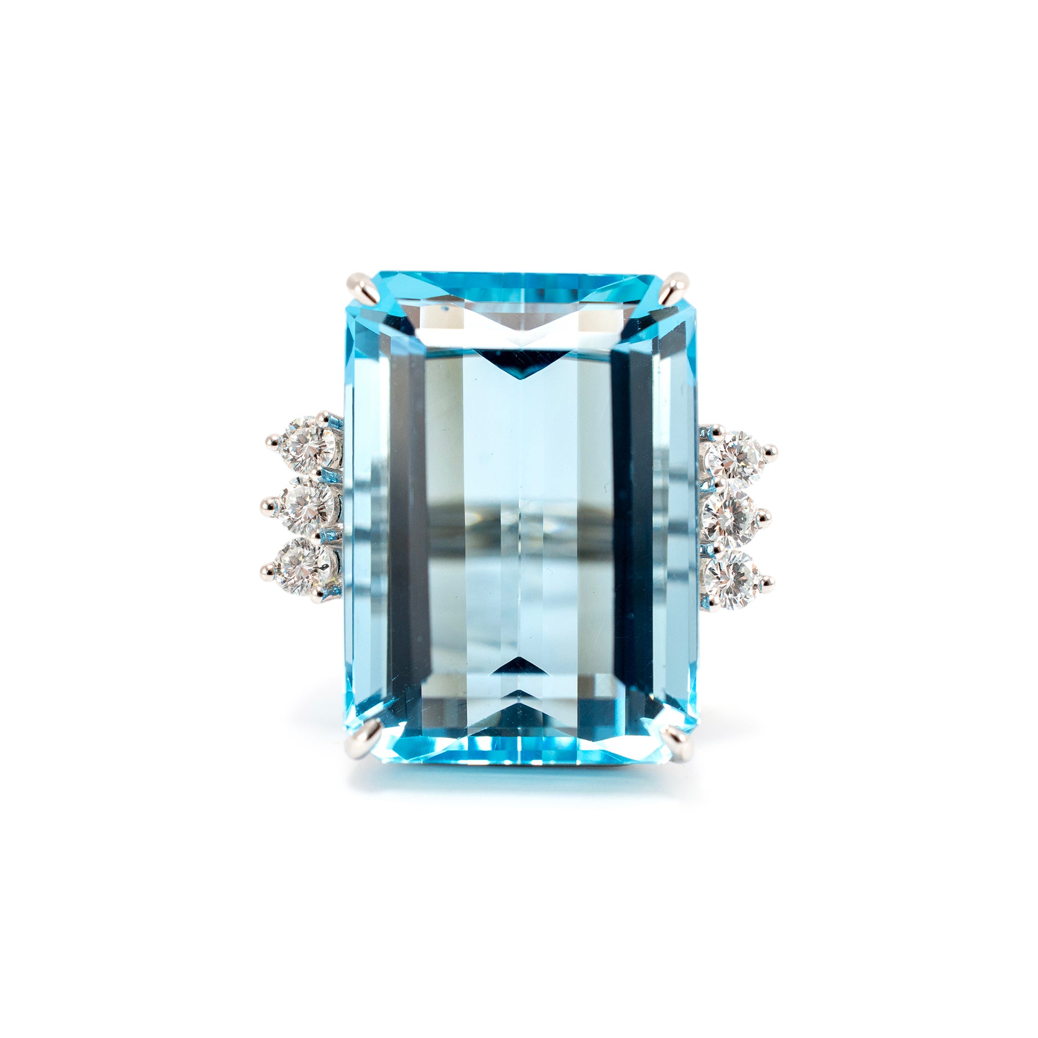 Vintage Ladies 18K White Gold 41.38ct Aquamarine Six Diamond Cocktail Ring