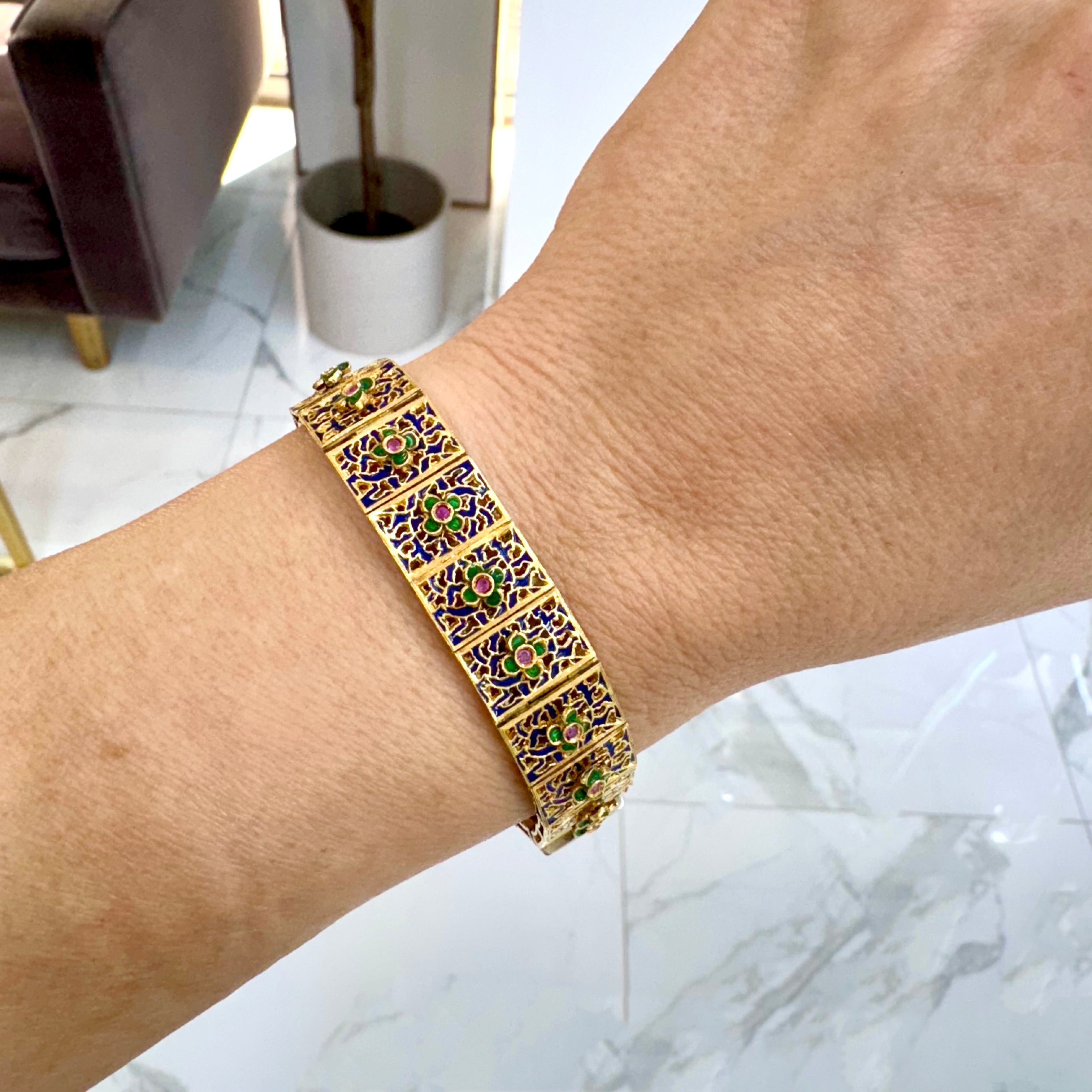 Vintage Handmade 18K Yellow Gold Ruby Flower Blue & Green Enamel Link Bracelet