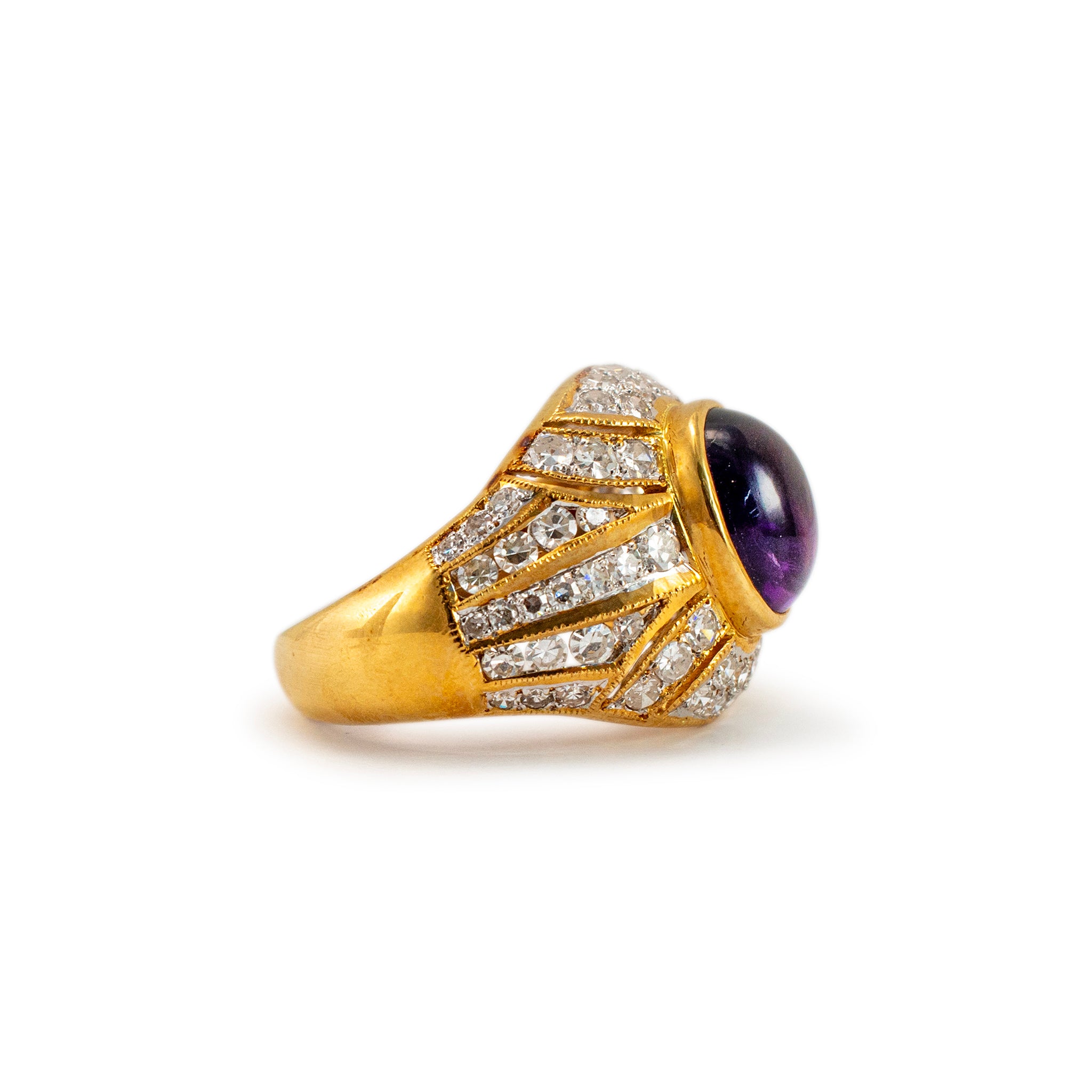 Vintage 18K Yellow Gold Oval Amethyst Accented Diamond Cocktail Ring