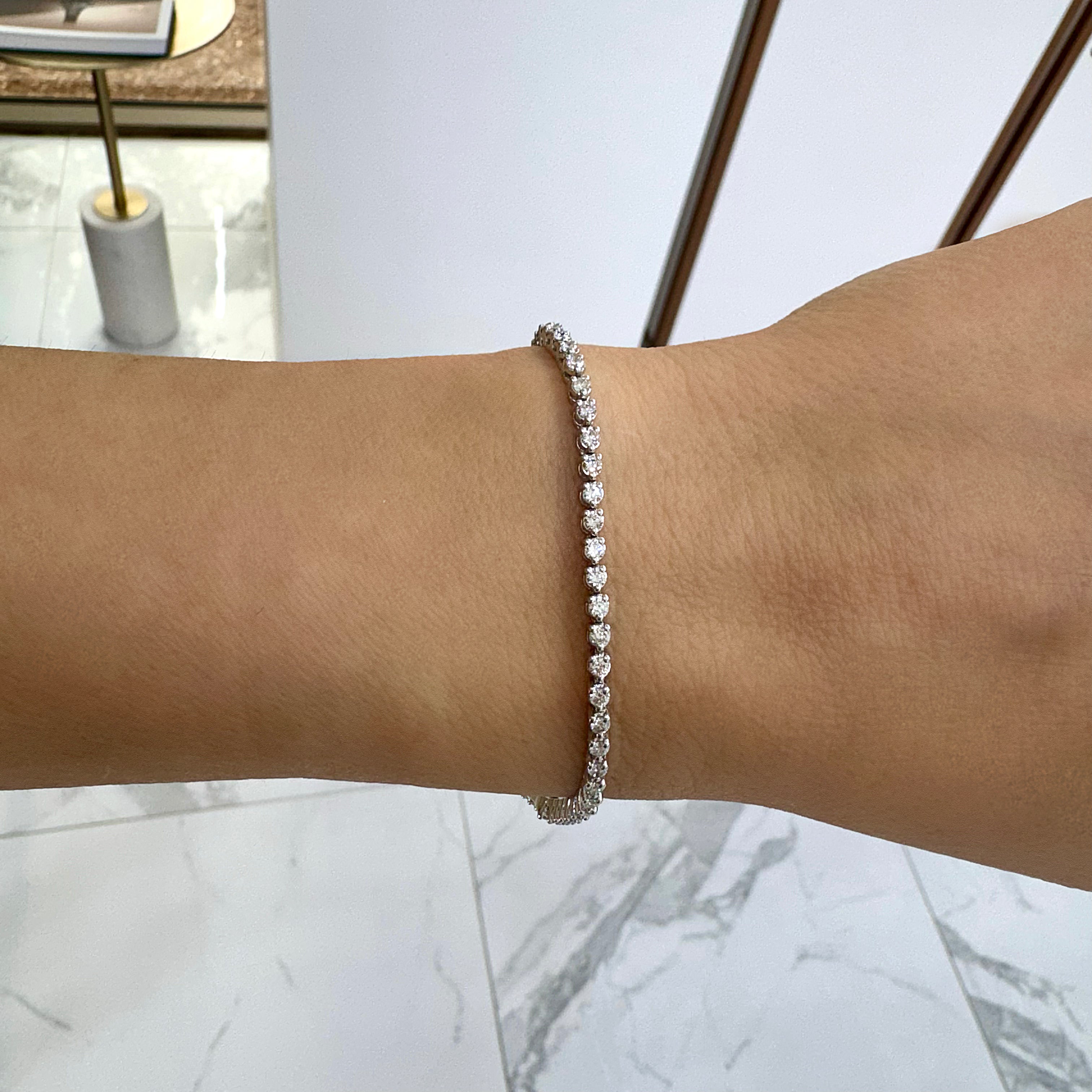 14K White Gold 3-Prong 1.83ct Diamond Tennis Bracelet