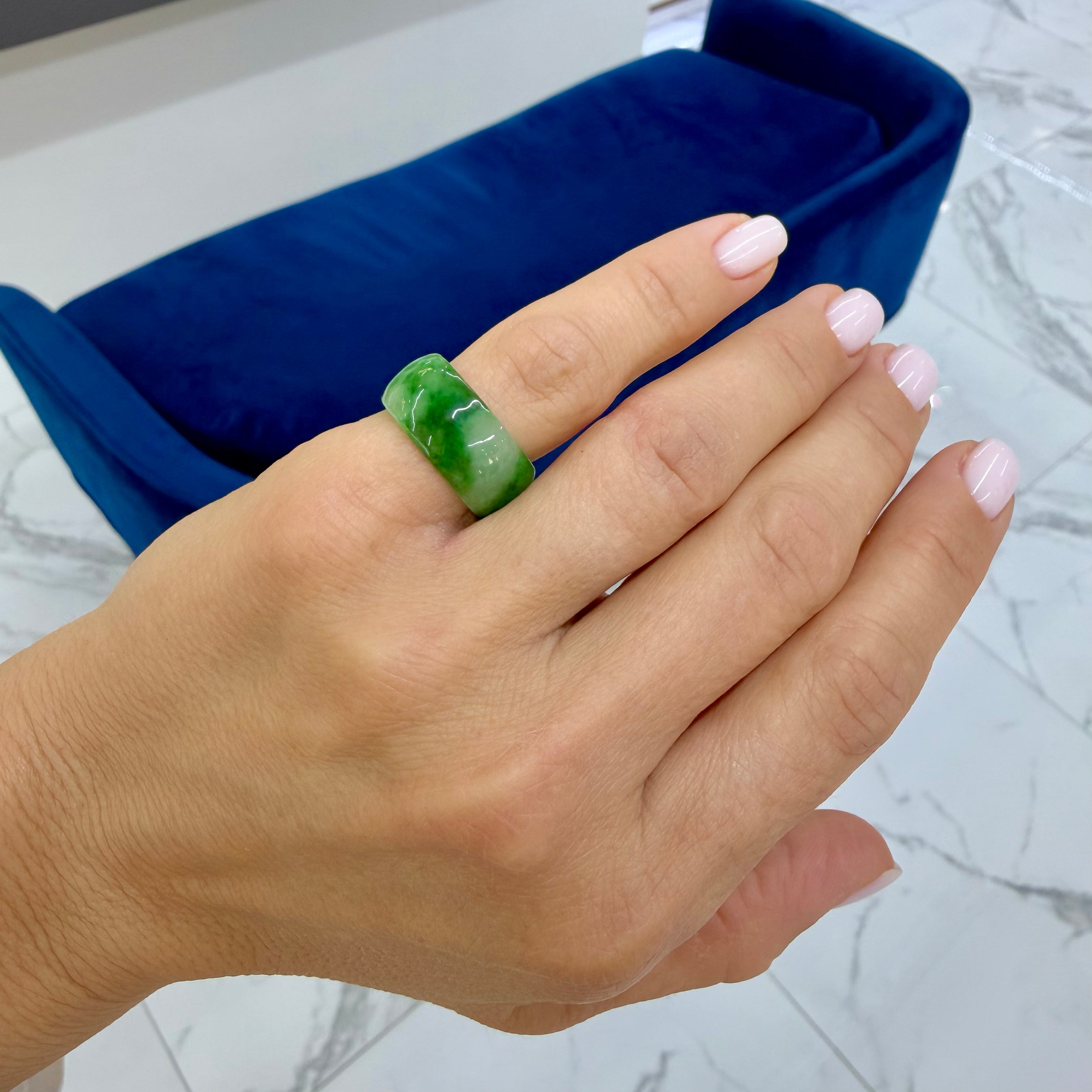 Ladies Natural Green 20.30ct Jadeite Jade Band Ring