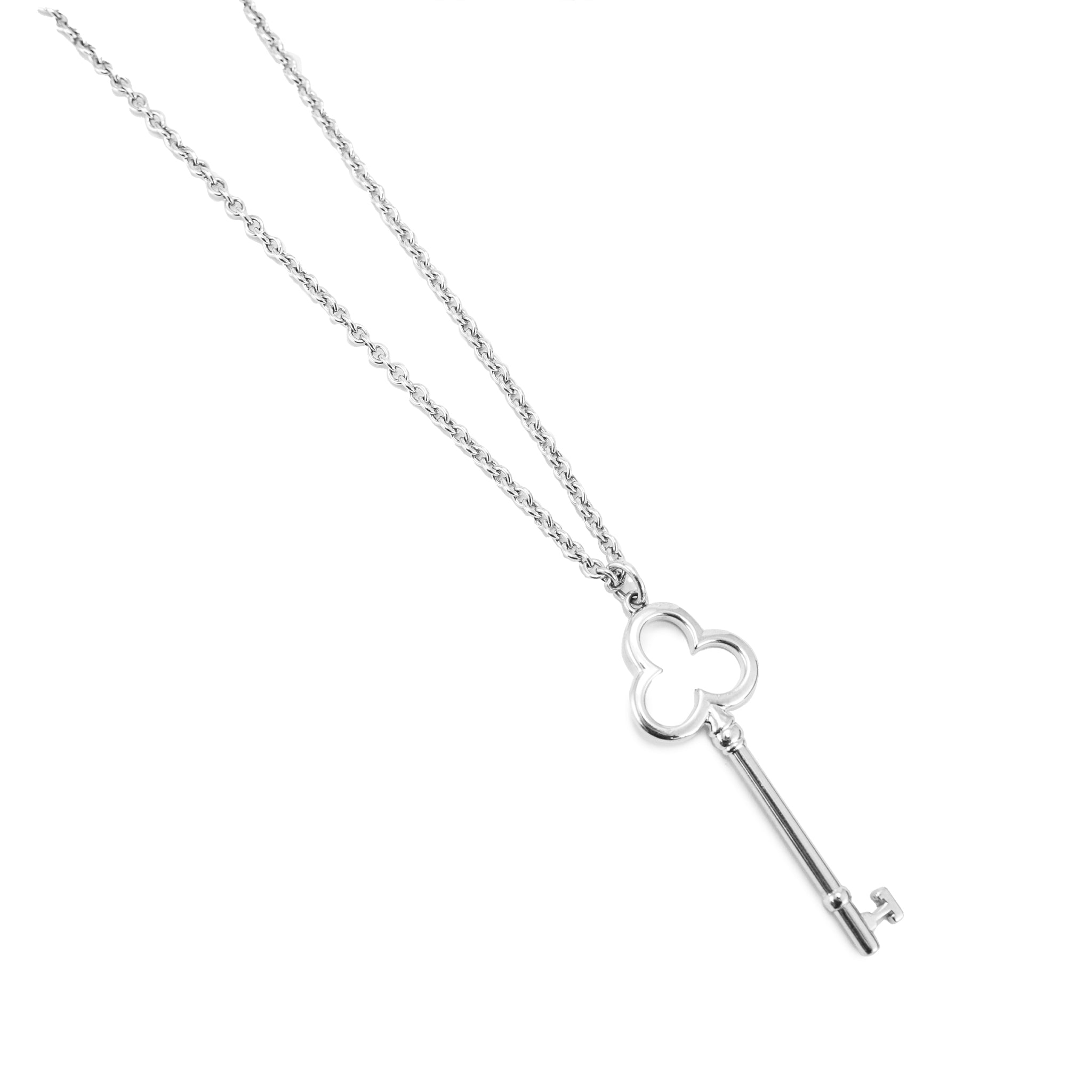 Ladies Tiffany & Co. 925 Sterling Silver Clover Trefoil Key Pendant Necklace