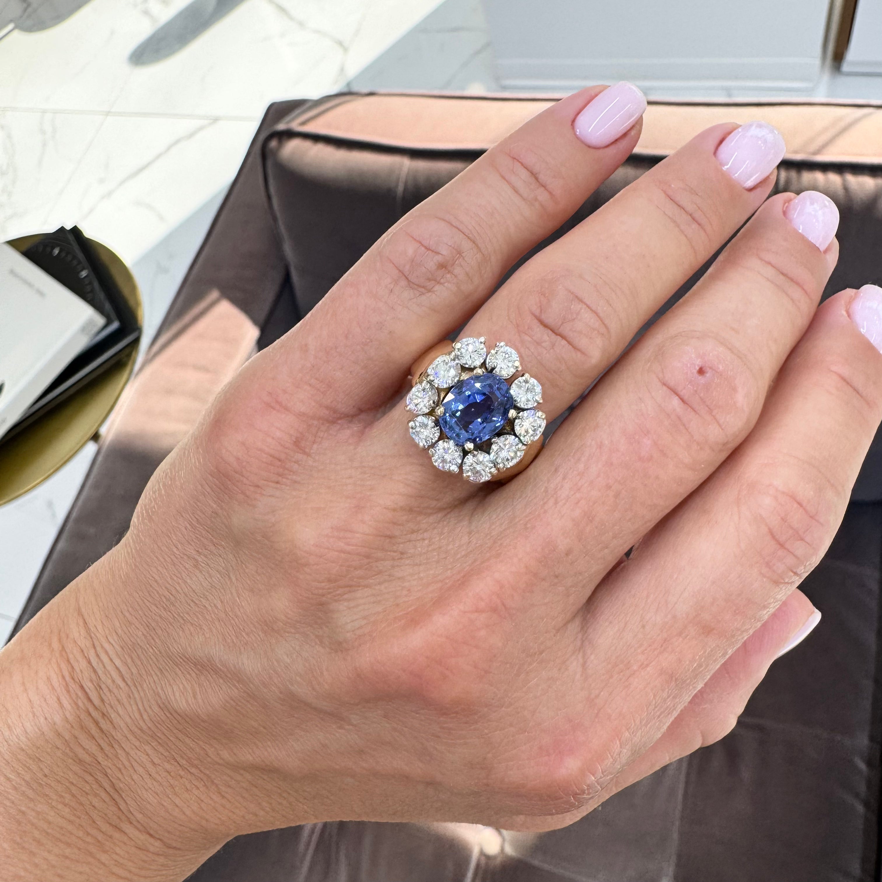 Vintage 14K Yellow Gold 2.88ct Gia Ceylon Sapphire Halo Diamond Cocktail Ring