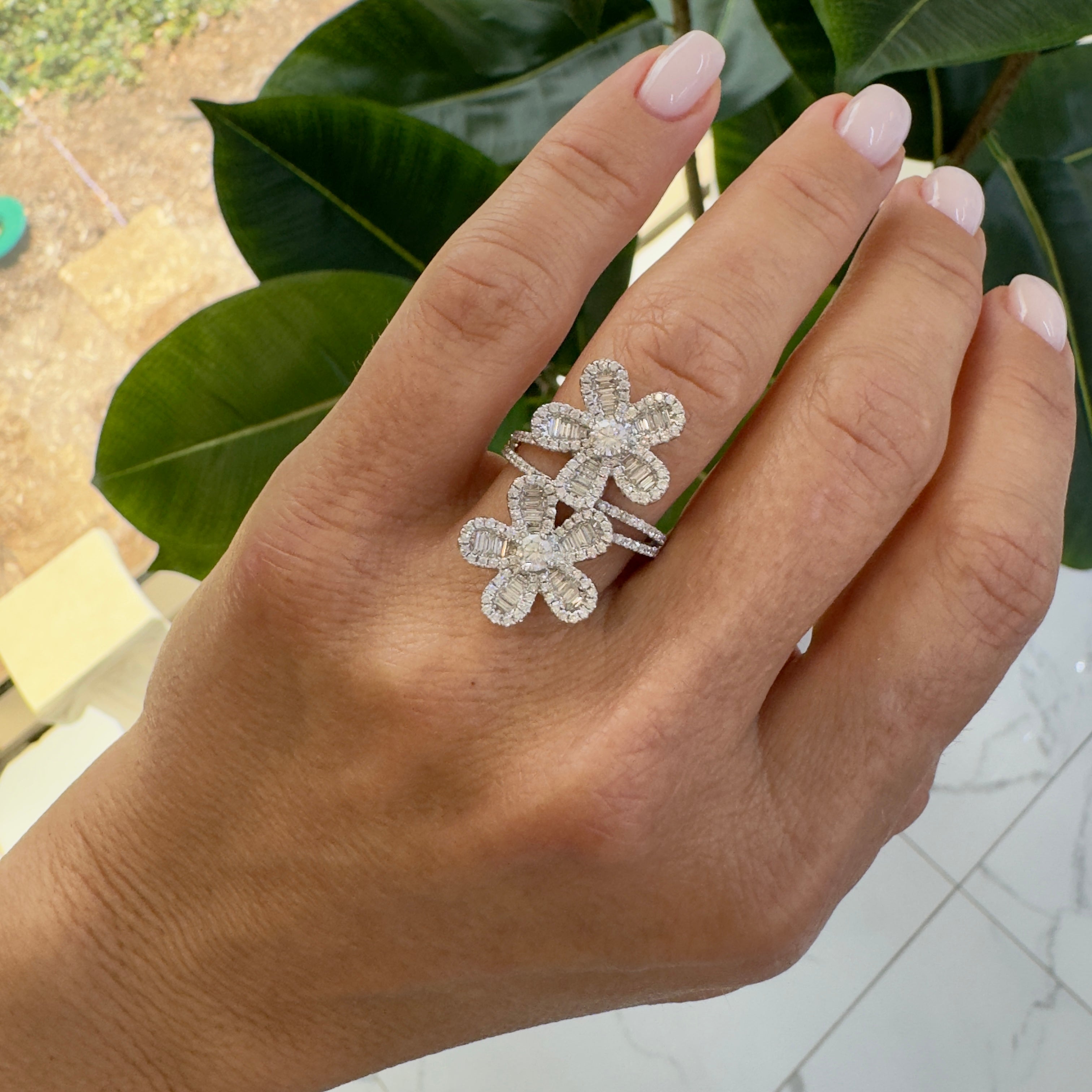 Ladies 18K White Gold 1.67ct Double Flower Baguettes Rounds Floral Cocktail Ring