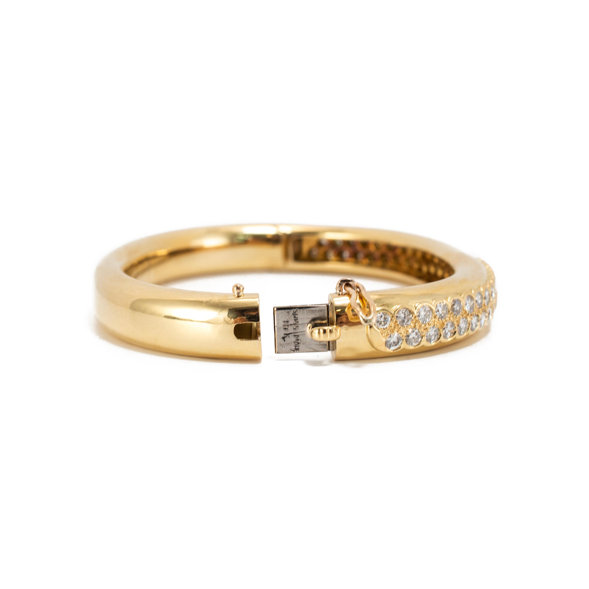 Vintage Swiss 18K Yellow Gold 4.50ct Pave Diamond Hinged Rounded Bangle Bracelet