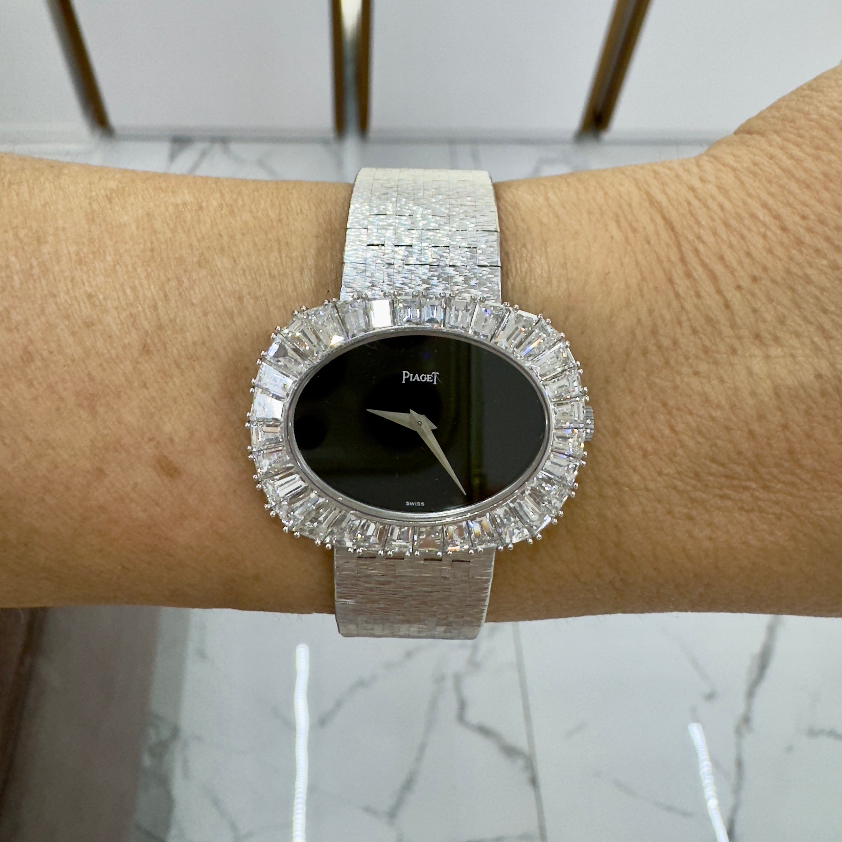 Vintage Piaget Horizonal Oval 34M 98323A6 White Gold Baguette Diamond Onyx Watch
