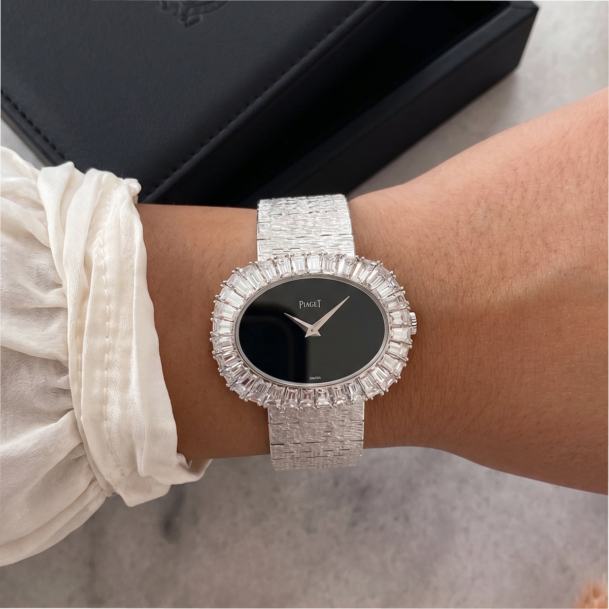 Ladies Vintage Piaget Horizonal 34M 98323A6 White Gold Baguette Diamond Onyx Watch