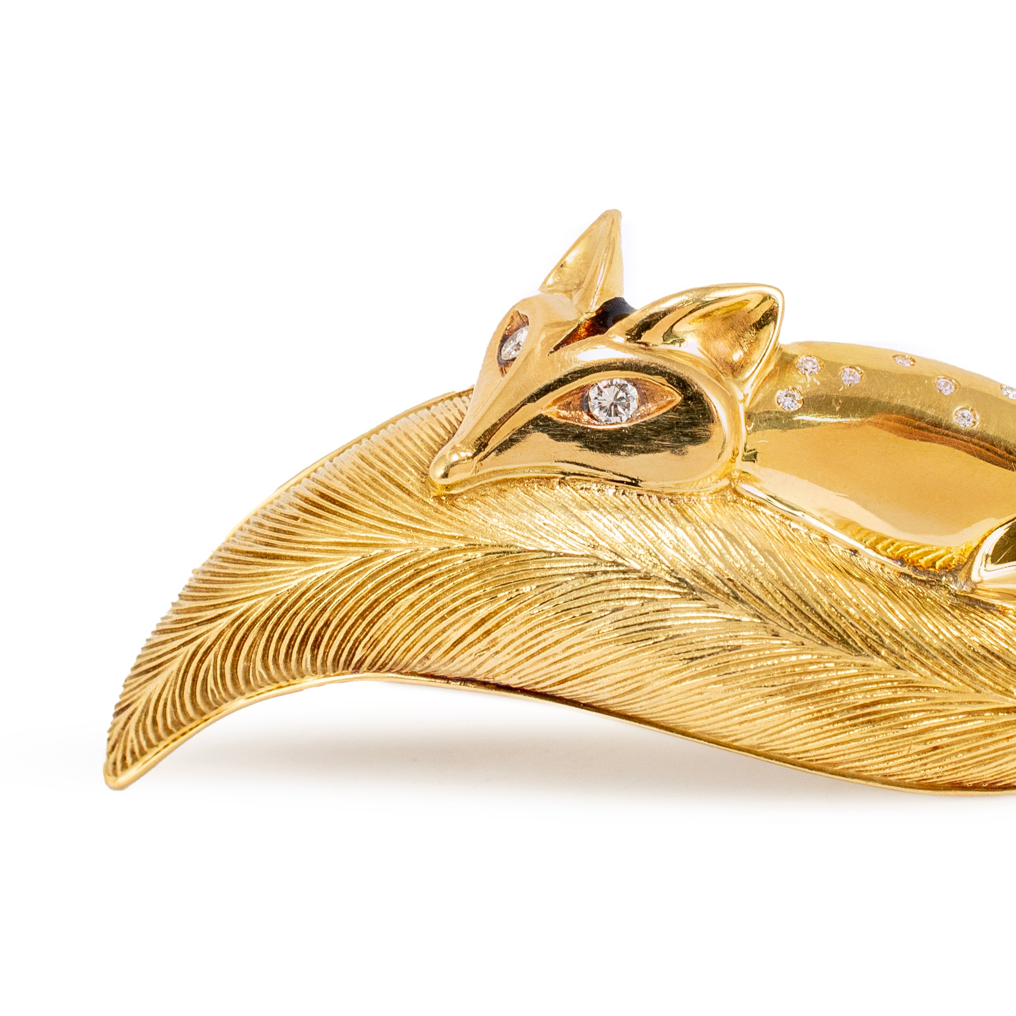 Vintage Handmade 18K Yellow Gold Diamond Eyes Black Enamel Fox Brooch