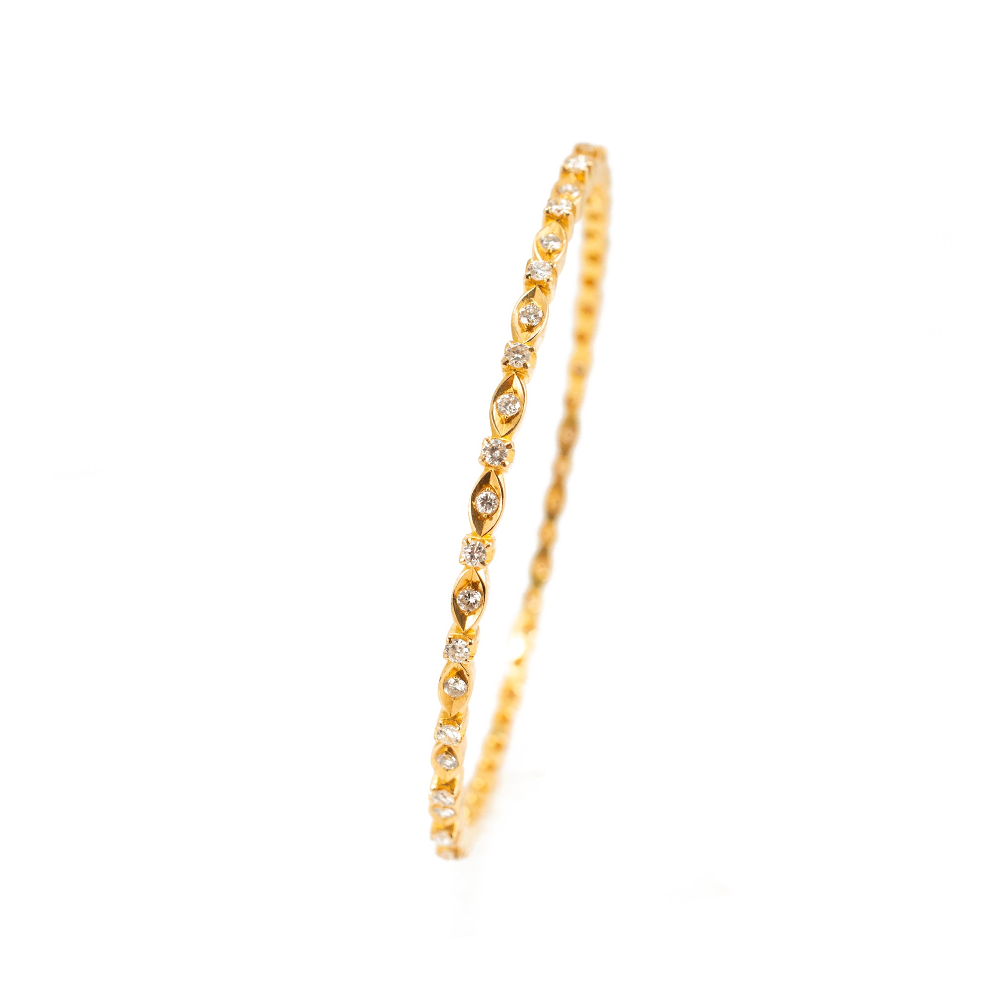 18K Yellow Gold Eternity 1.56ct Diamond Stackable Bangle Bracelet