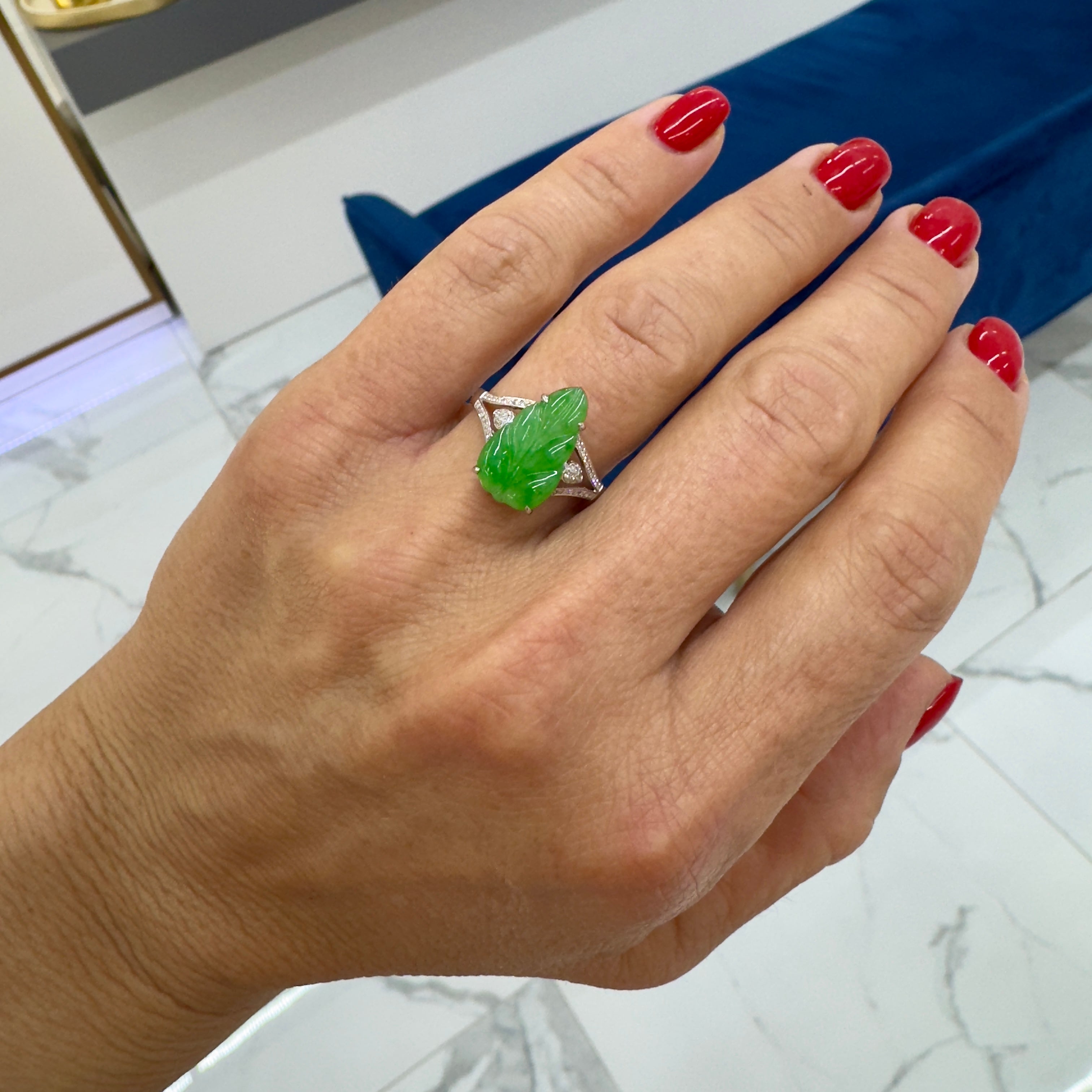 18K White Gold 2.70ct Delicate Green Icy Jadeite Jade Diamond Cocktail Ring