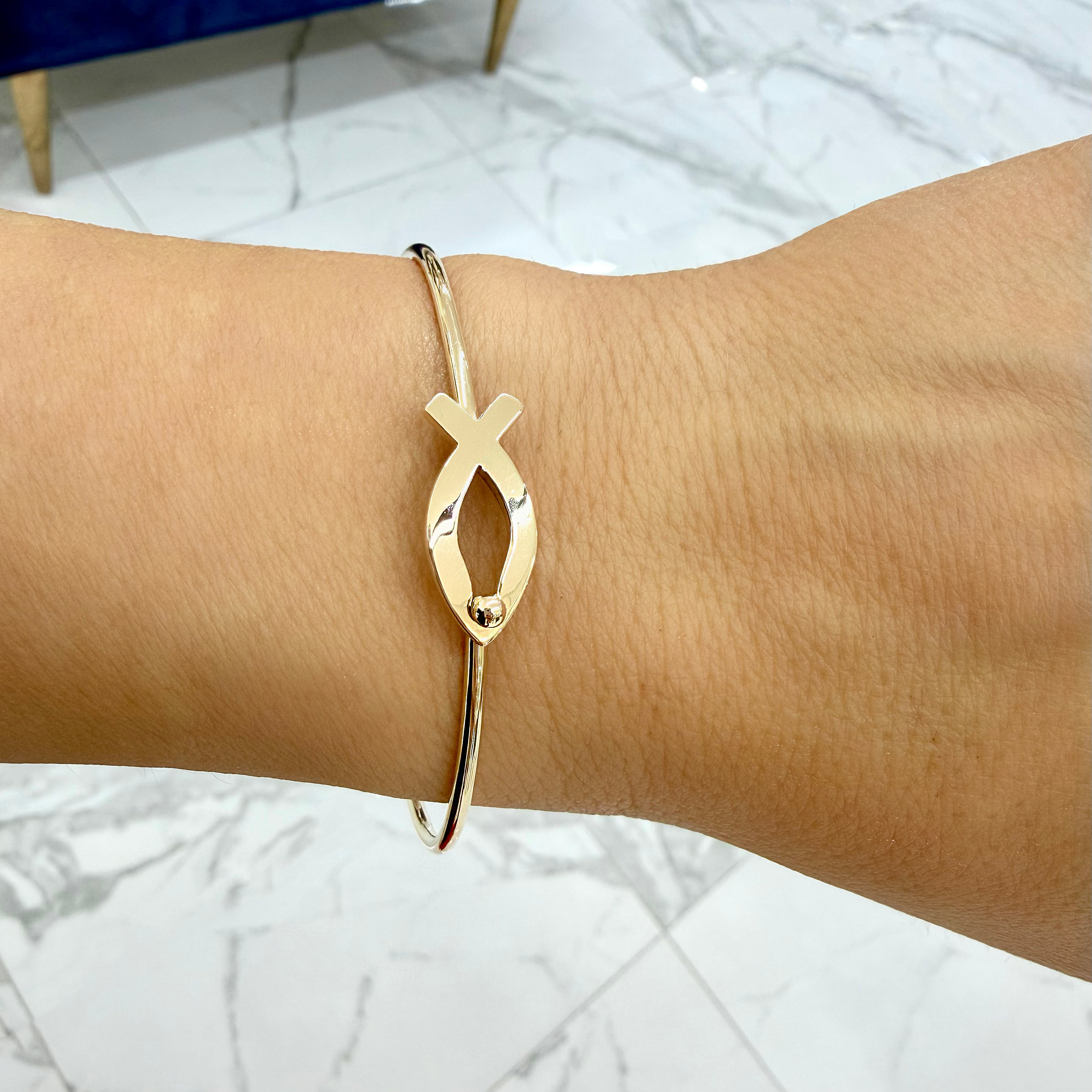James Avery Retired 14K Yellow Gold Fish Ichthus Hook Bangle Bracelet