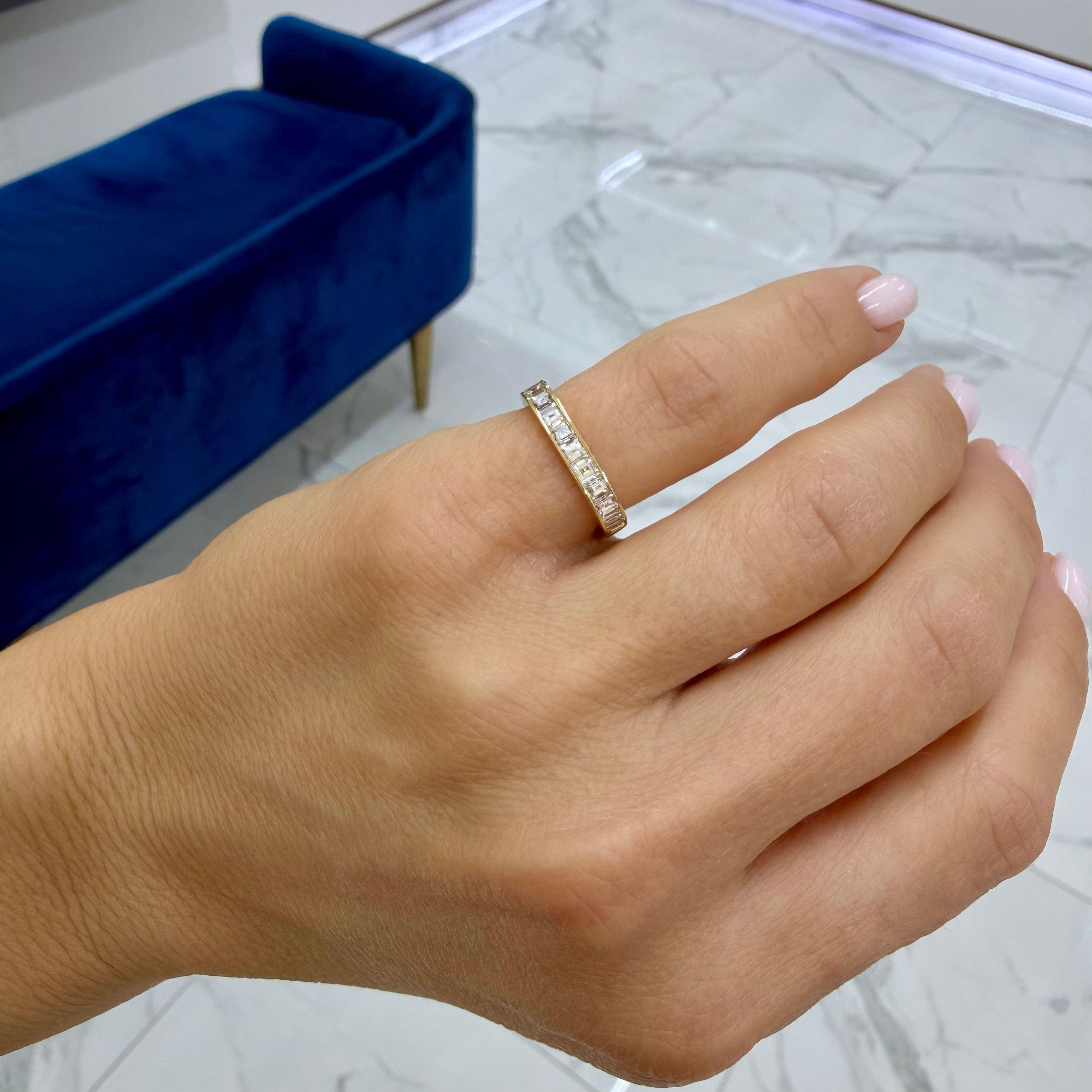 Vintage Swiss 18K Yellow Gold 1.12ct Square Cut Baguettes Diamonds Band Ring