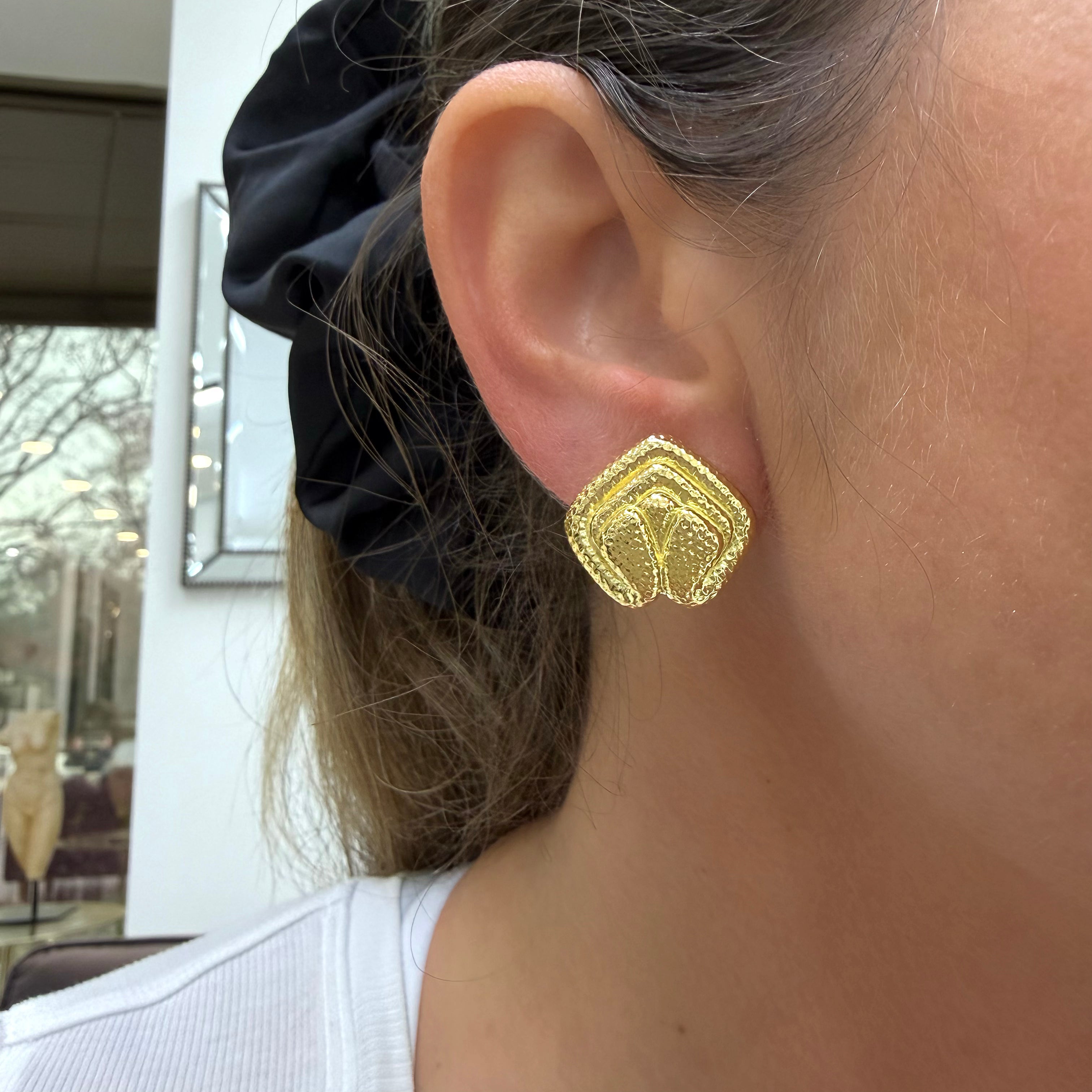 Vintage David Webb 18K Yellow Gold Hammered Clip on Earrings