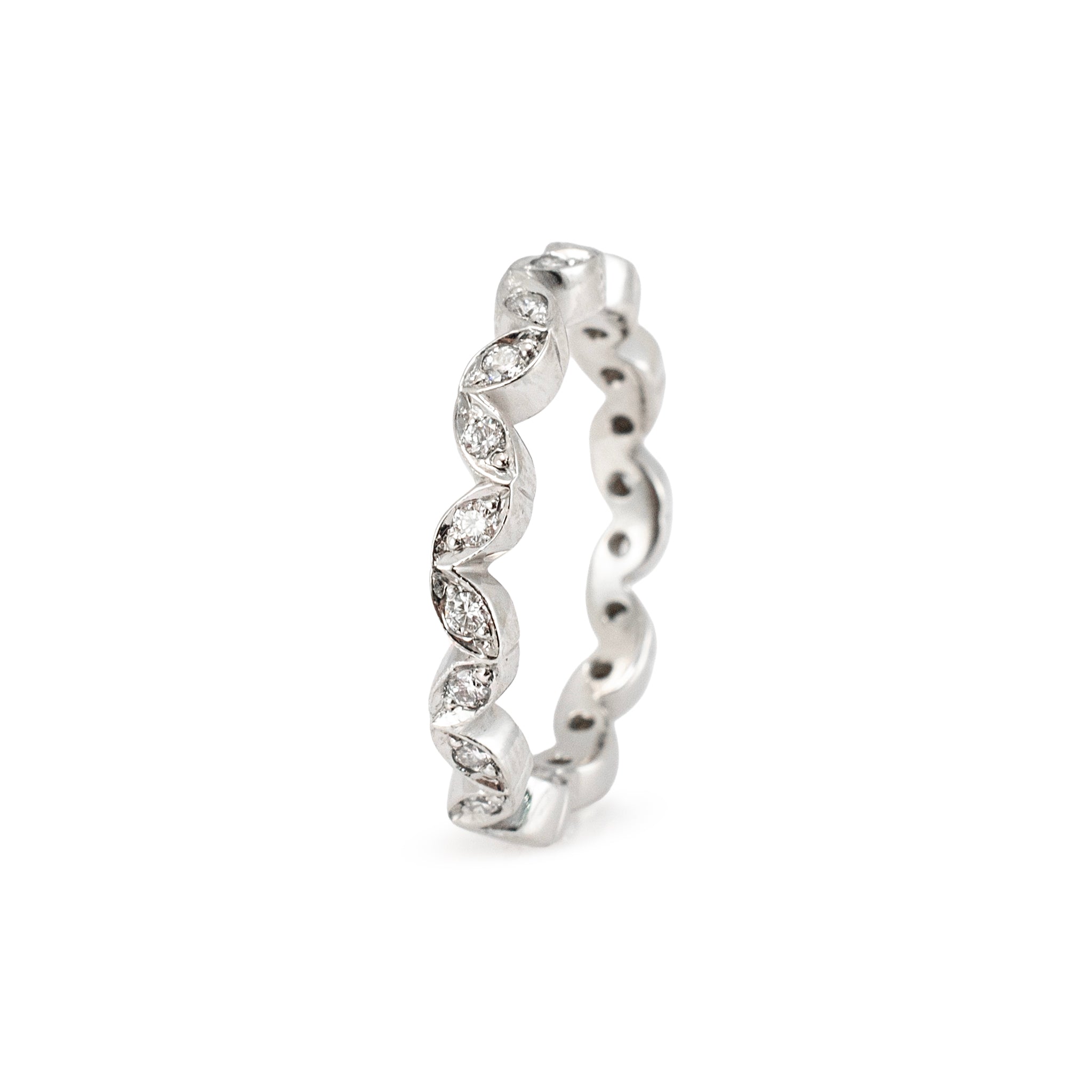 18K White Gold 0.22ct Round Brilliant Diamond Marquise Motif Eternity Band