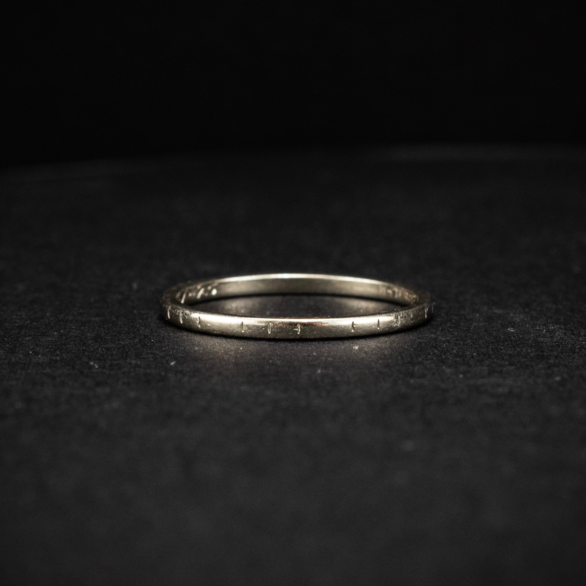 Band 18K White Band Modern Style DJP Jewelers & Luxury Buyers