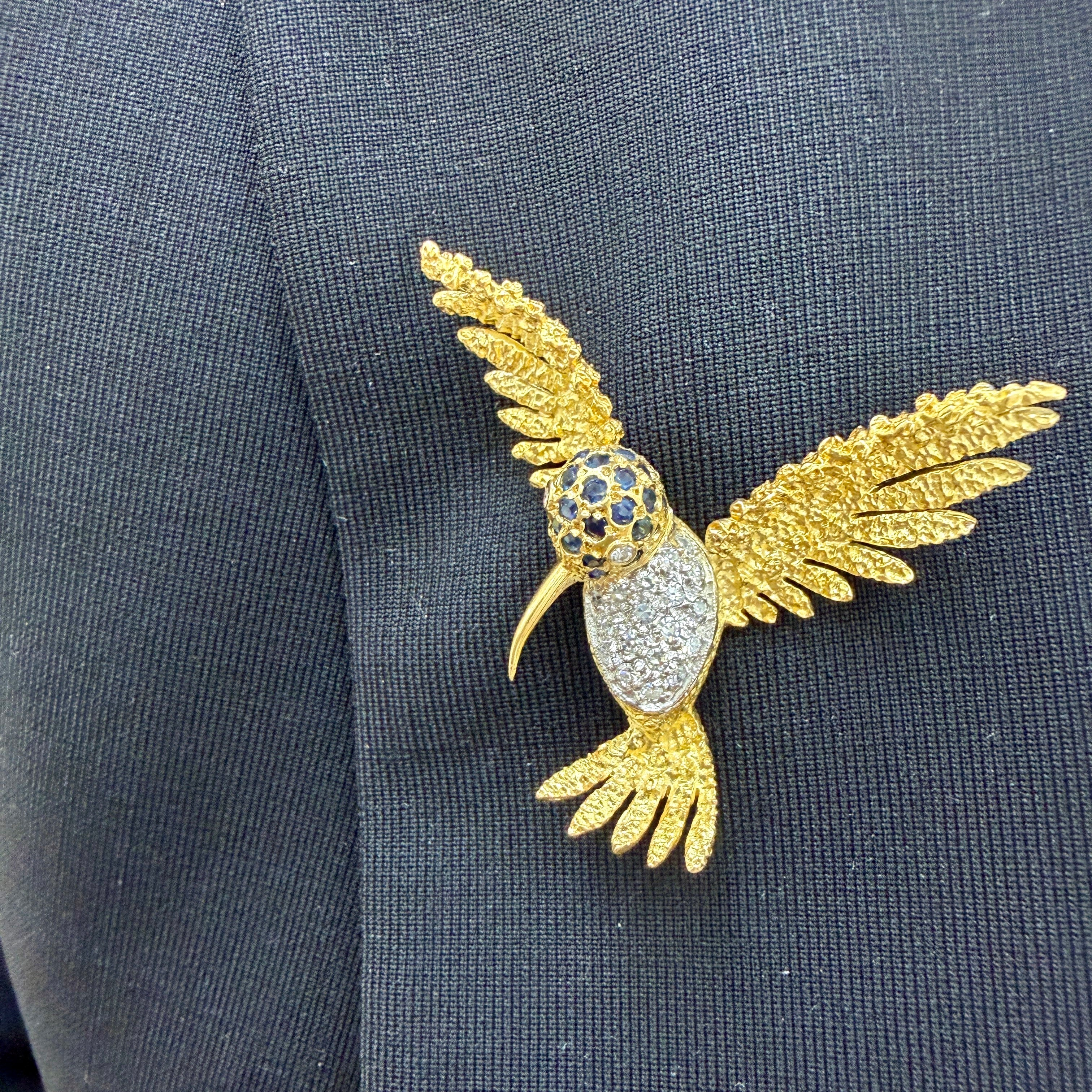 Vintage 18K Yellow Gold Sapphire Diamond Textured Wings Hummingbird PIN Brooch
