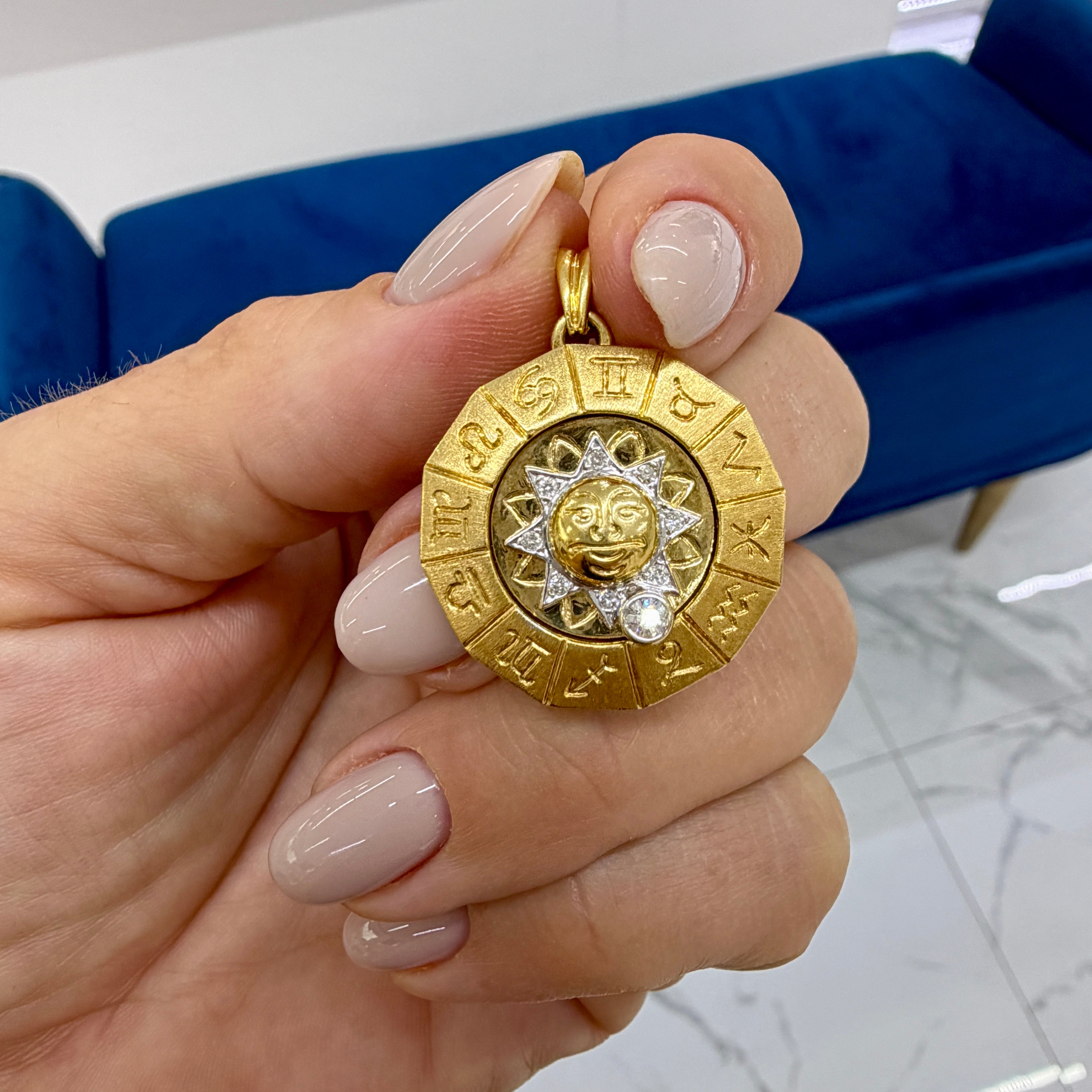 18K Yellow & White Gold Rotating Zodiac Sign Diamond Sun Motif Medal Pendant