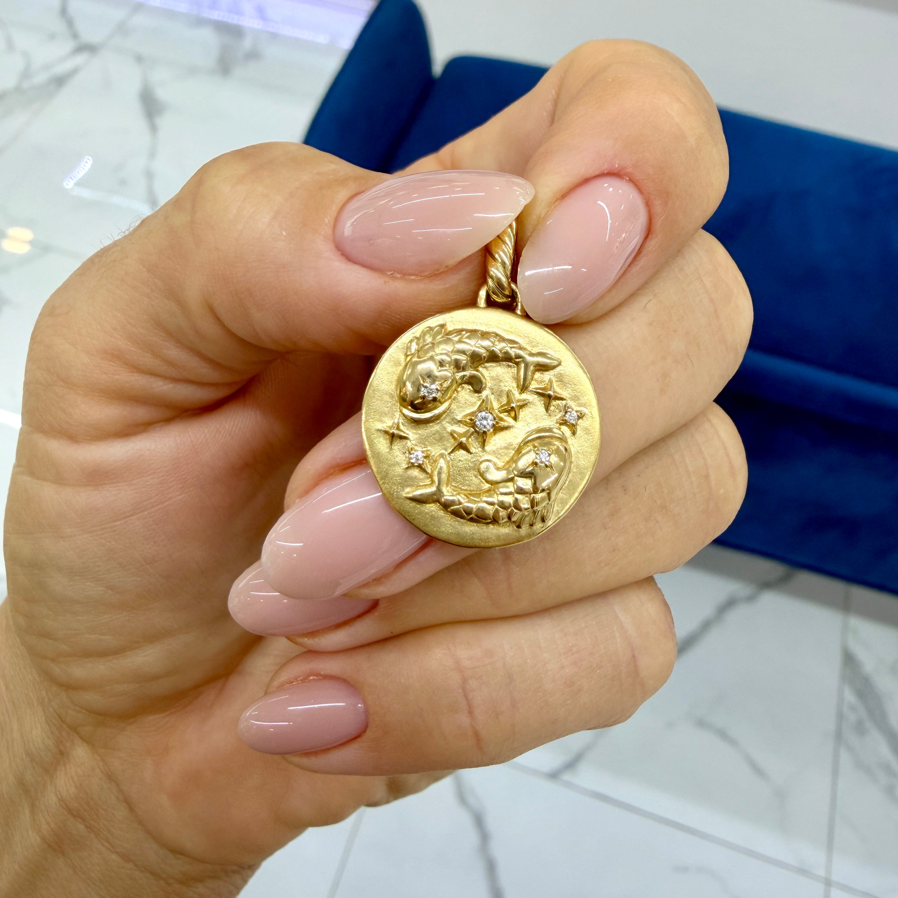 David Yurman 18K Yellow Gold 0.03ct Round Diamond Pisces Amulet Charm Pendant