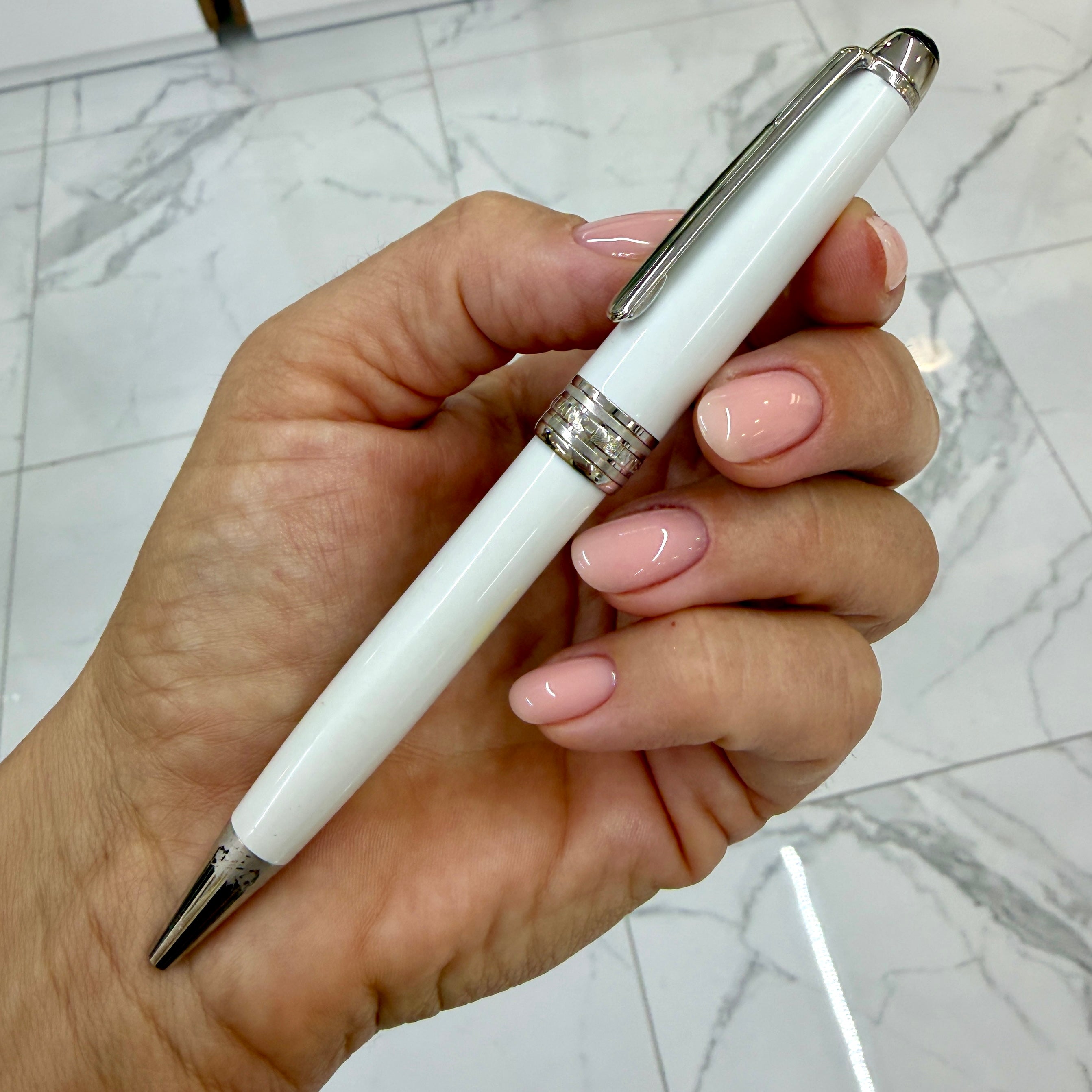 Montblanc Meisterstuck Tribute to the Mont Blanc White Resin Ballpoint Pen