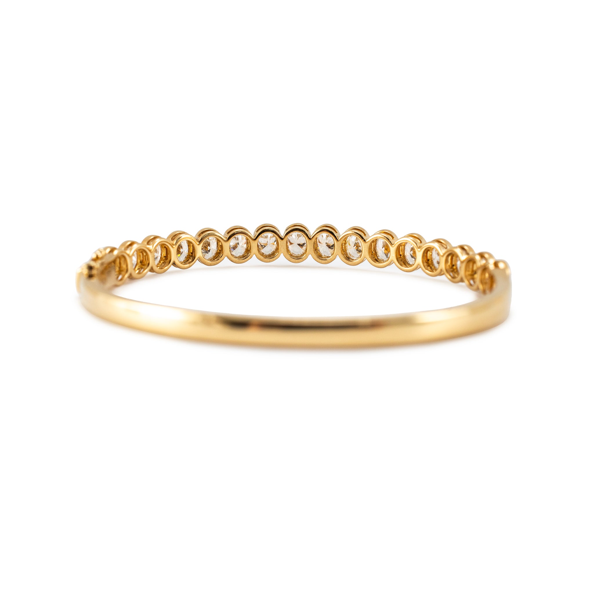 18K Yellow Gold 5.02ct Graduated Oval Bezel Diamond Hinged Bangle Bracelet