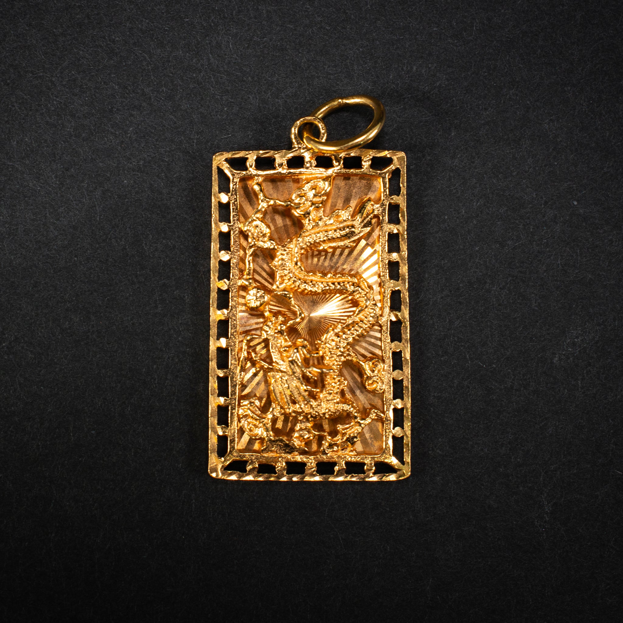 Pendant 18K Yellow Gold Vintage 453952 available at DJP Jewelers & Luxury Buyers