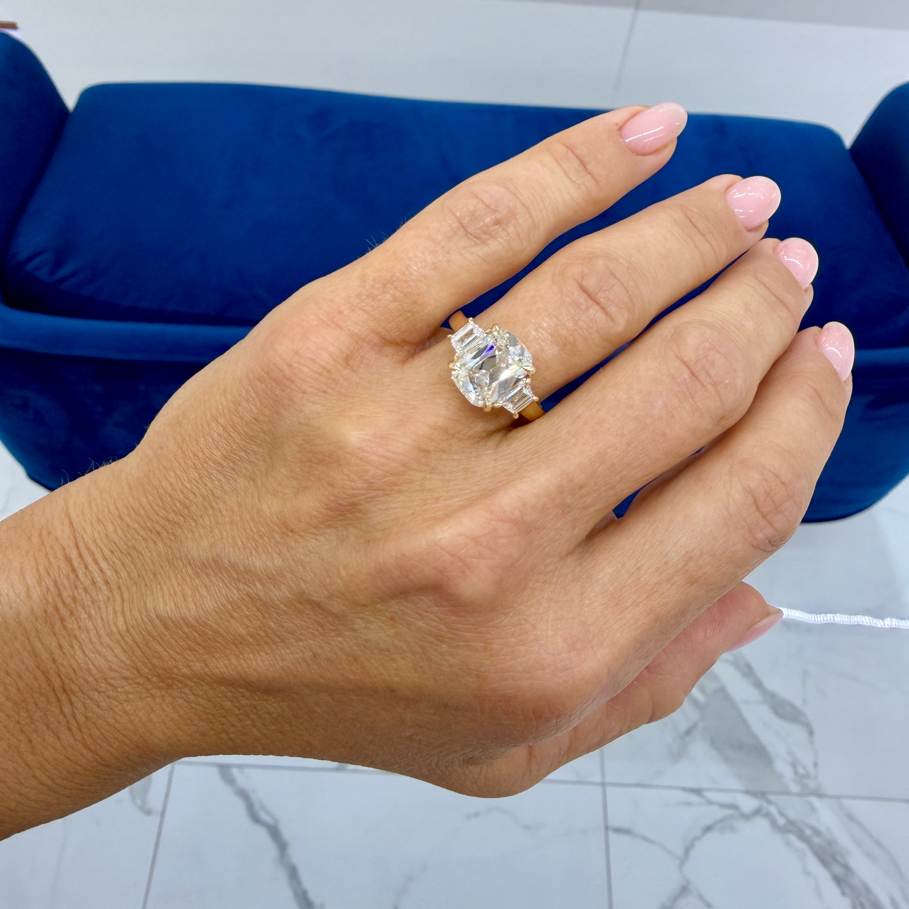 10K Yellow Gold 3.66ctw Igi Lab Grown Diamond Elongated Cushion Engagement Ring