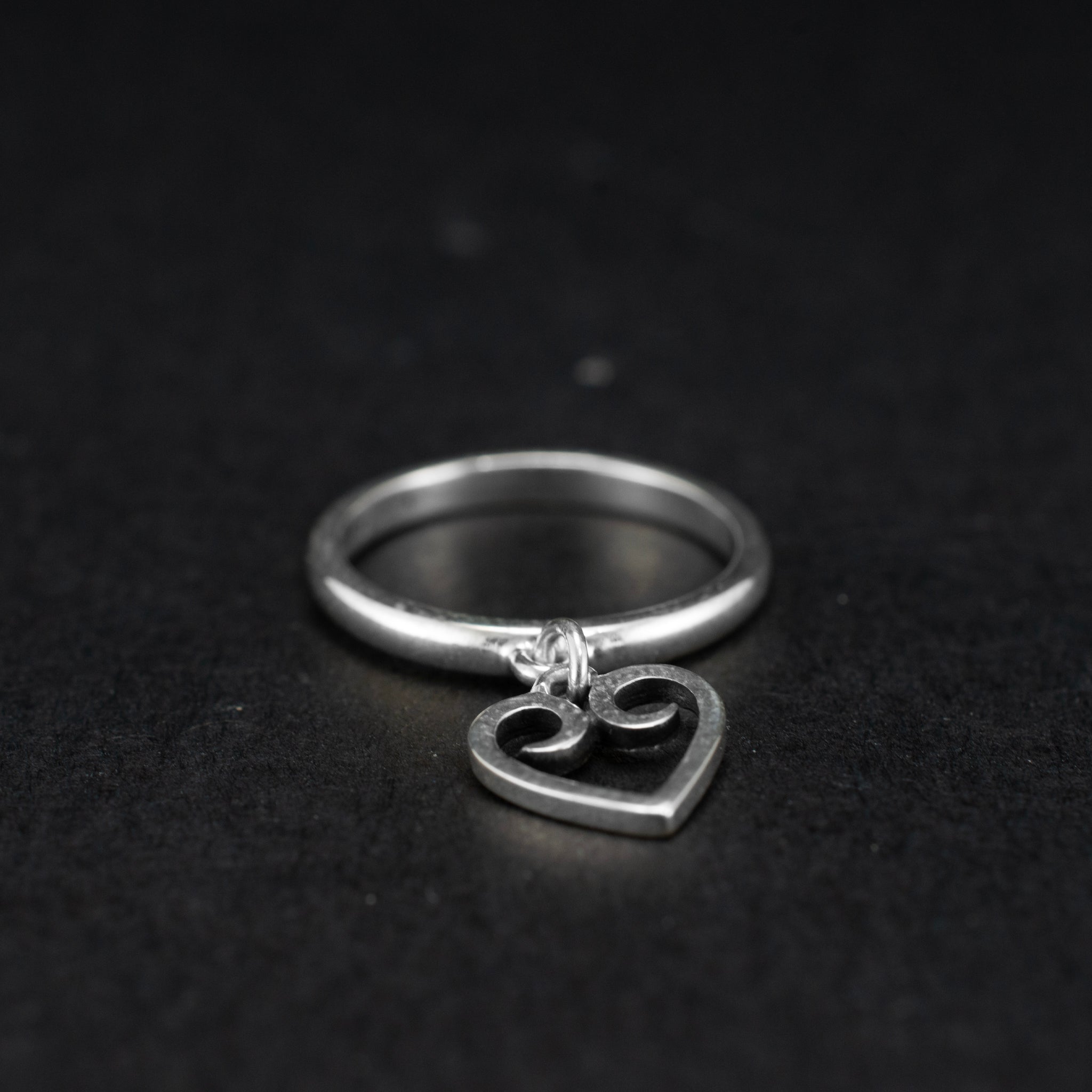 Retired James Avery Sterling Silver Band Ring 2.44g 6" 458845 available at DJP Jewelers & Luxury Buyers