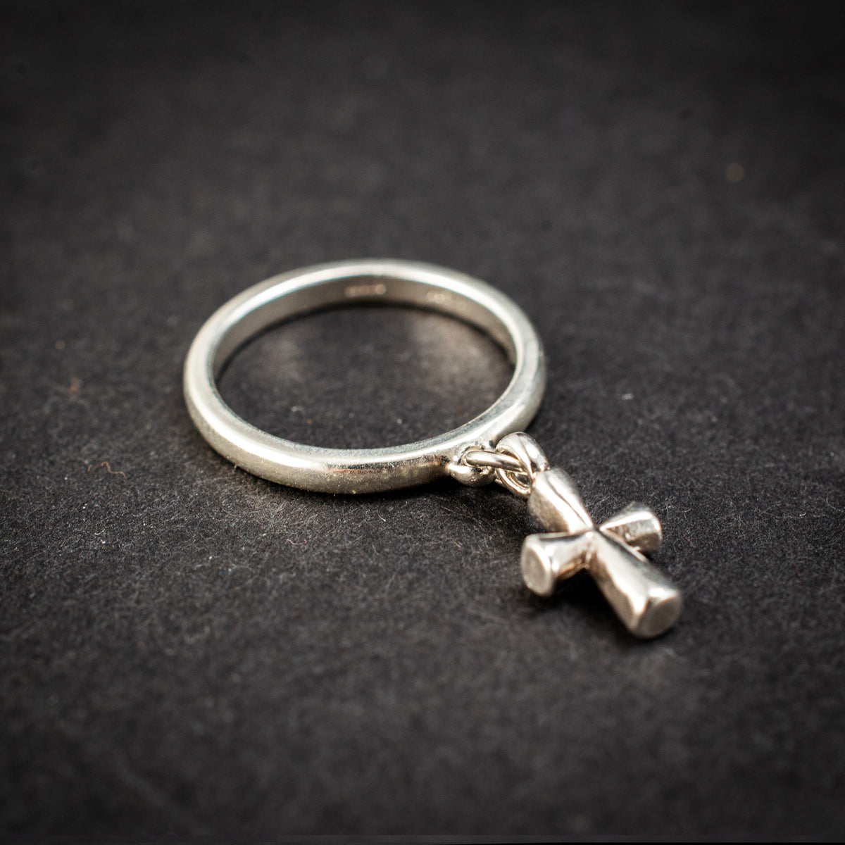 Retired James Avery St. Teresa Cross Dangle Sterling Silver Band Ring 2.81g 5¾" 459108 available at DJP Jewelers & Luxury Buyers