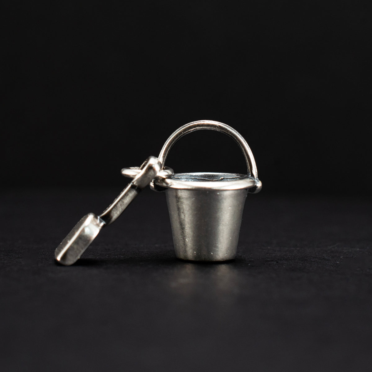 Retired James Avery Sand Bucket & Shovel Sterling Silver Charm Pendant 4.23g 1½" 459114 available at DJP Jewelers & Luxury Buyers