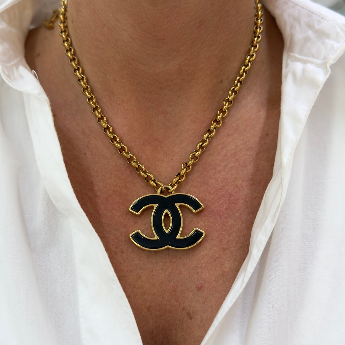 Chanel CC Gold Plated Black Enamel Rolo Chain Pendant Necklace