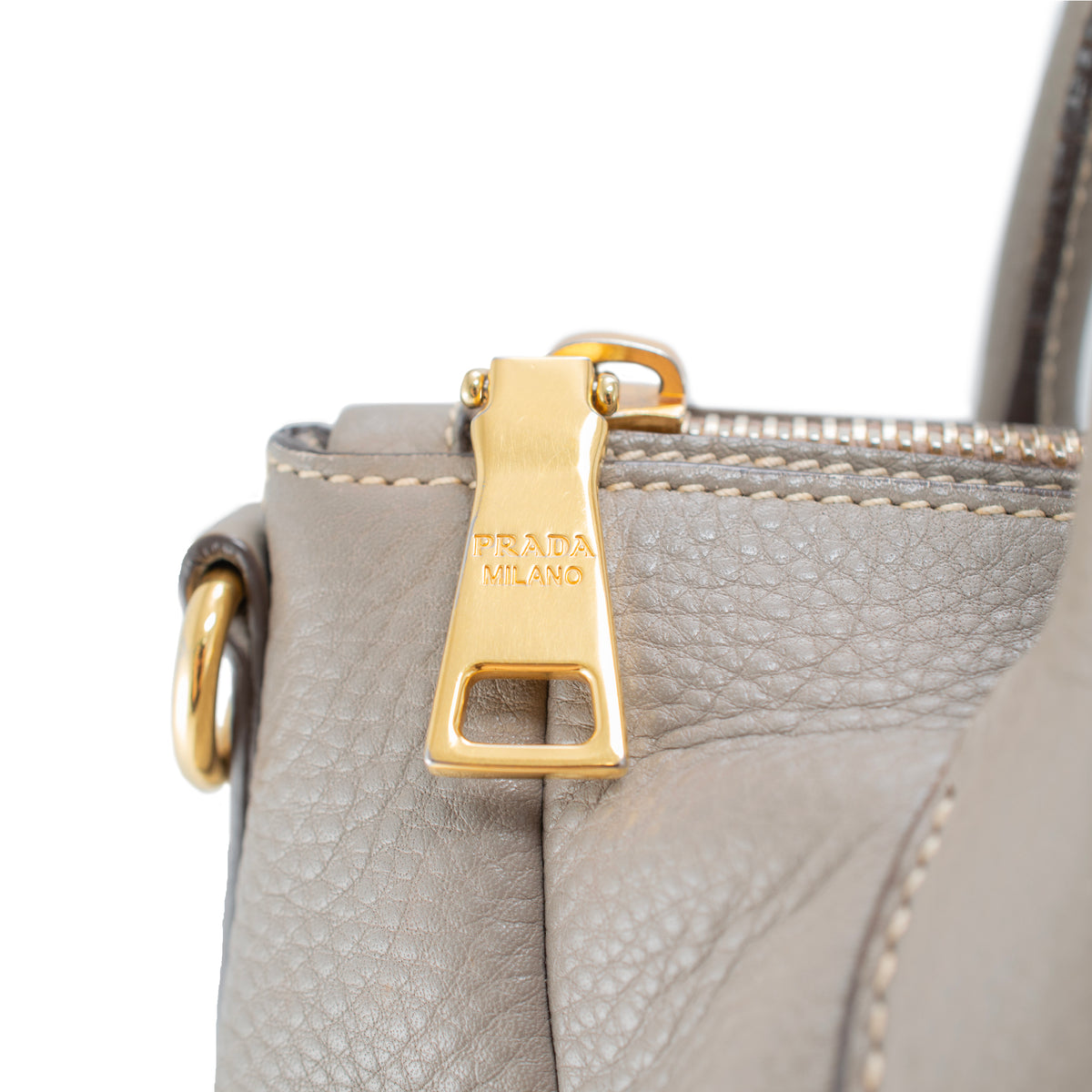 Prada Vitello Daino Sacca Manici Convertible Pebbled Leather Gray Tote Bag