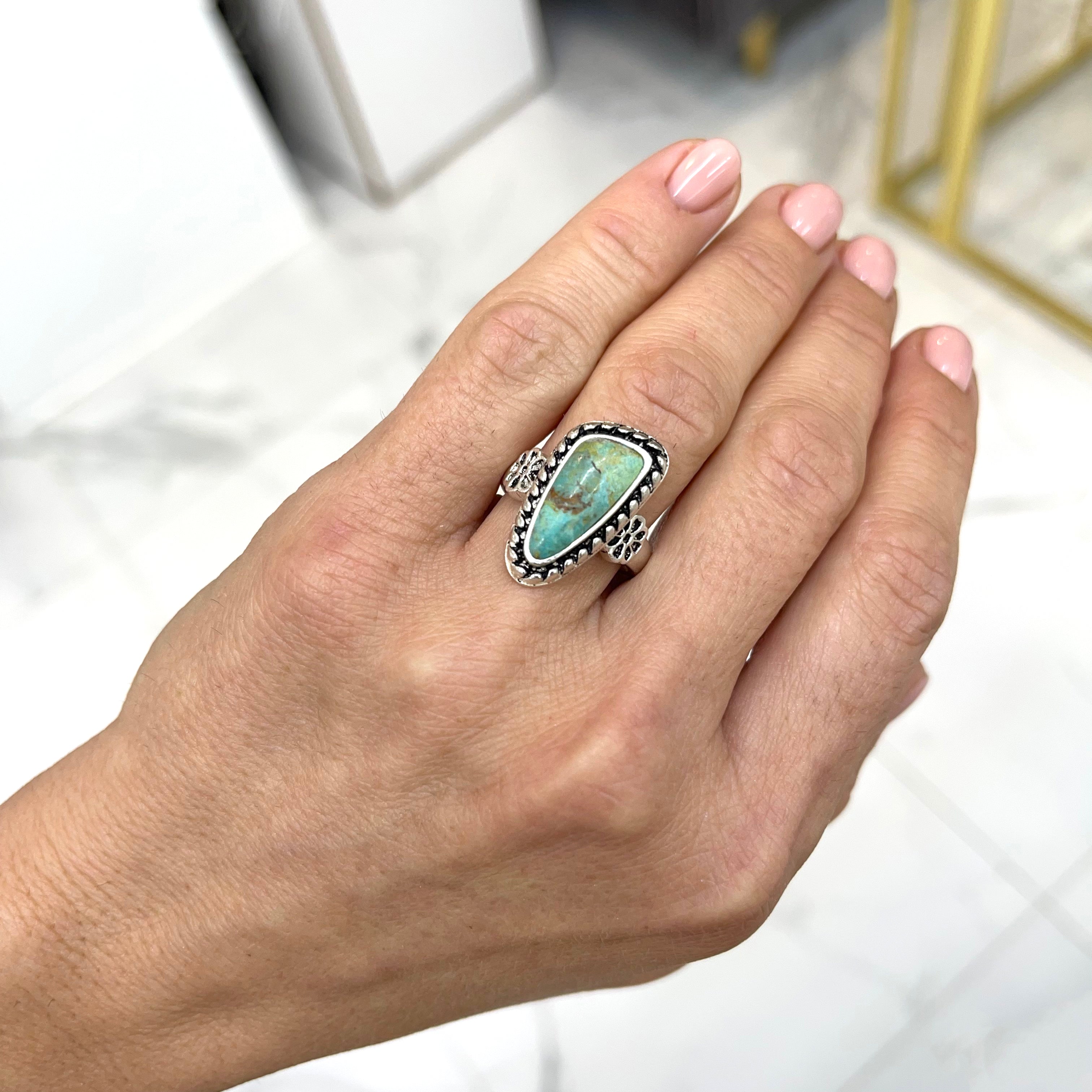 Vintage 925 Sterling Silver Roped Turqouise Cocktail Ring