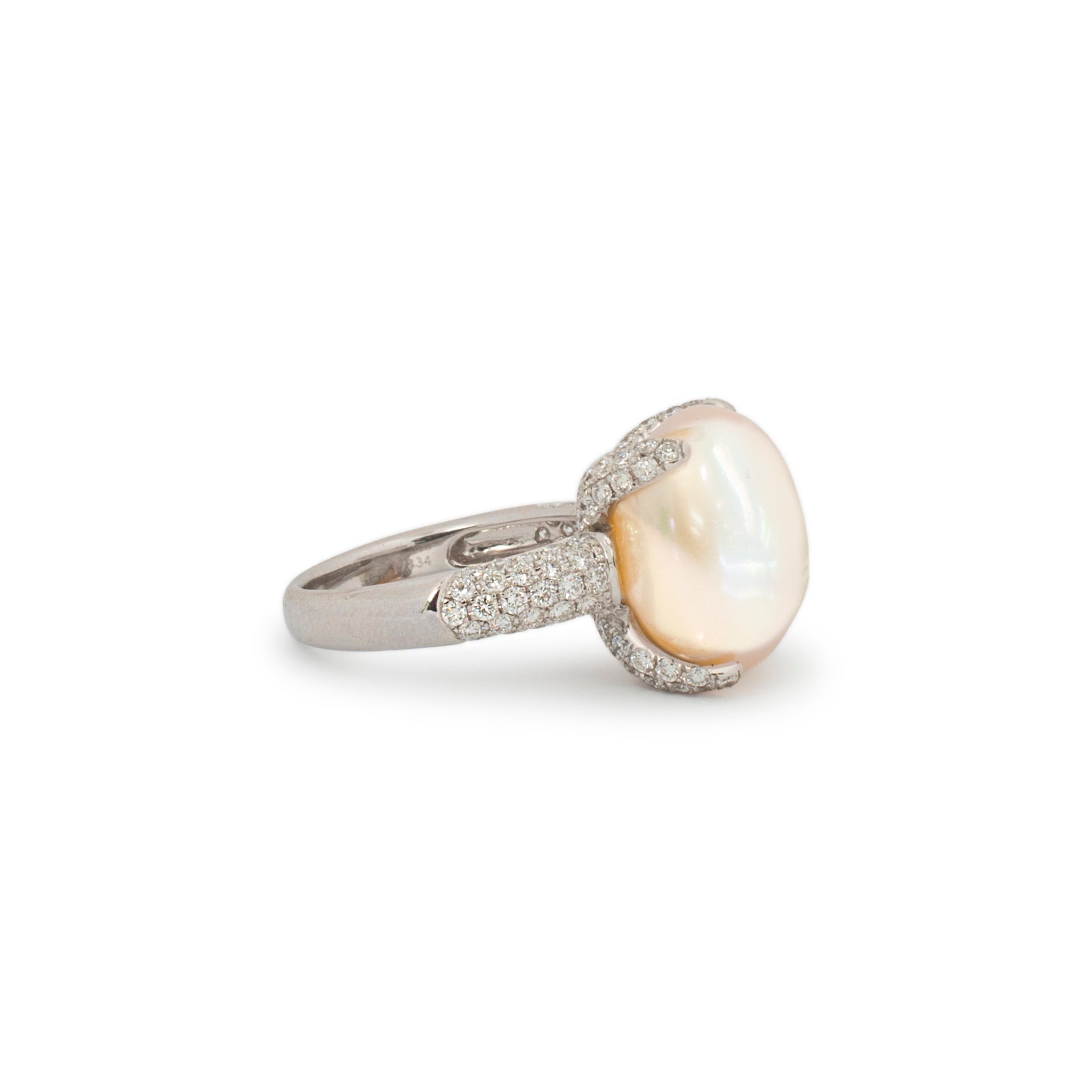 Ladies Vintage 18K White Gold Pearl & Diamonds Cocktail Ring