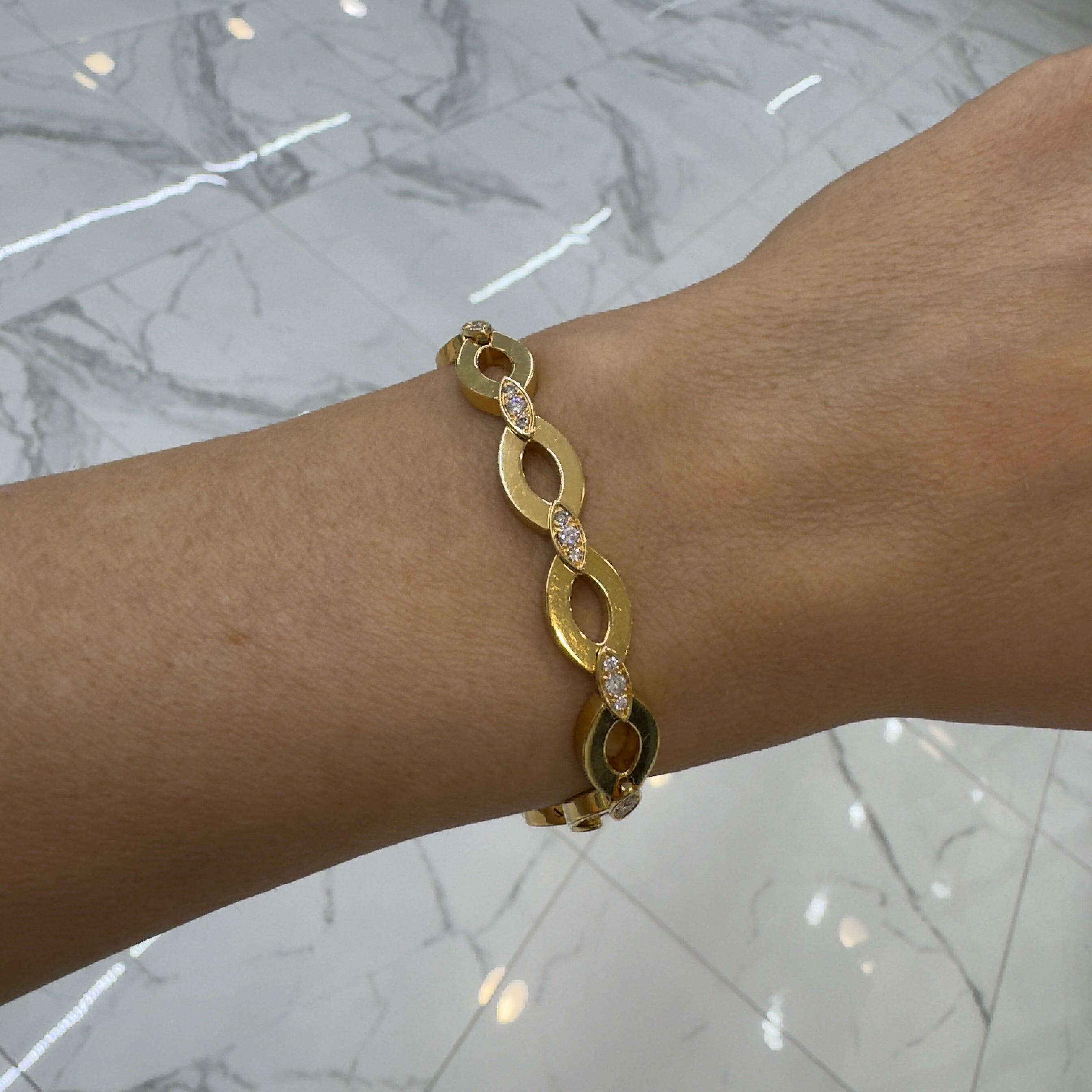 Vintage Cartier 18K Yellow Gold Diadea Diamond Oval Link Bracelet