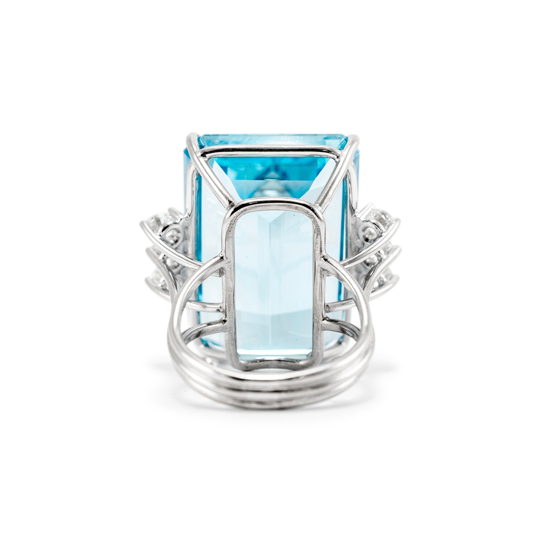 Vintage Ladies 18K White Gold 41.38ct Aquamarine Six Diamond Cocktail Ring