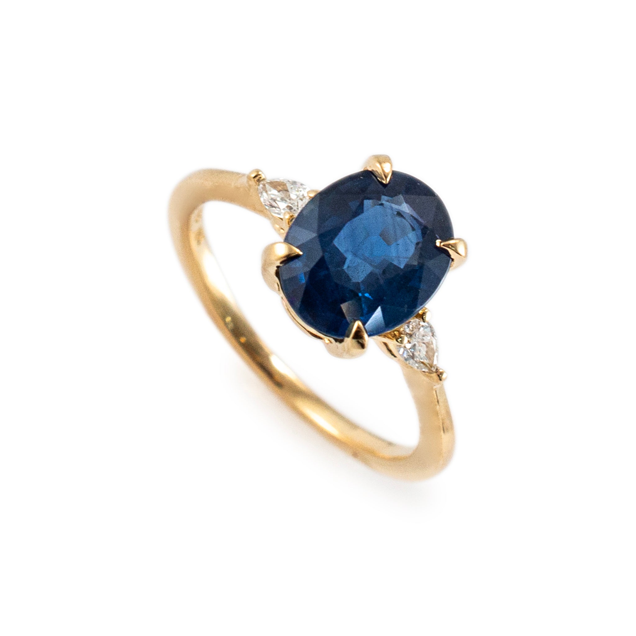 18K Yellow Gold 2.25ct Oval Sapphire Three Stone Pear Diamond Cocktail Ring