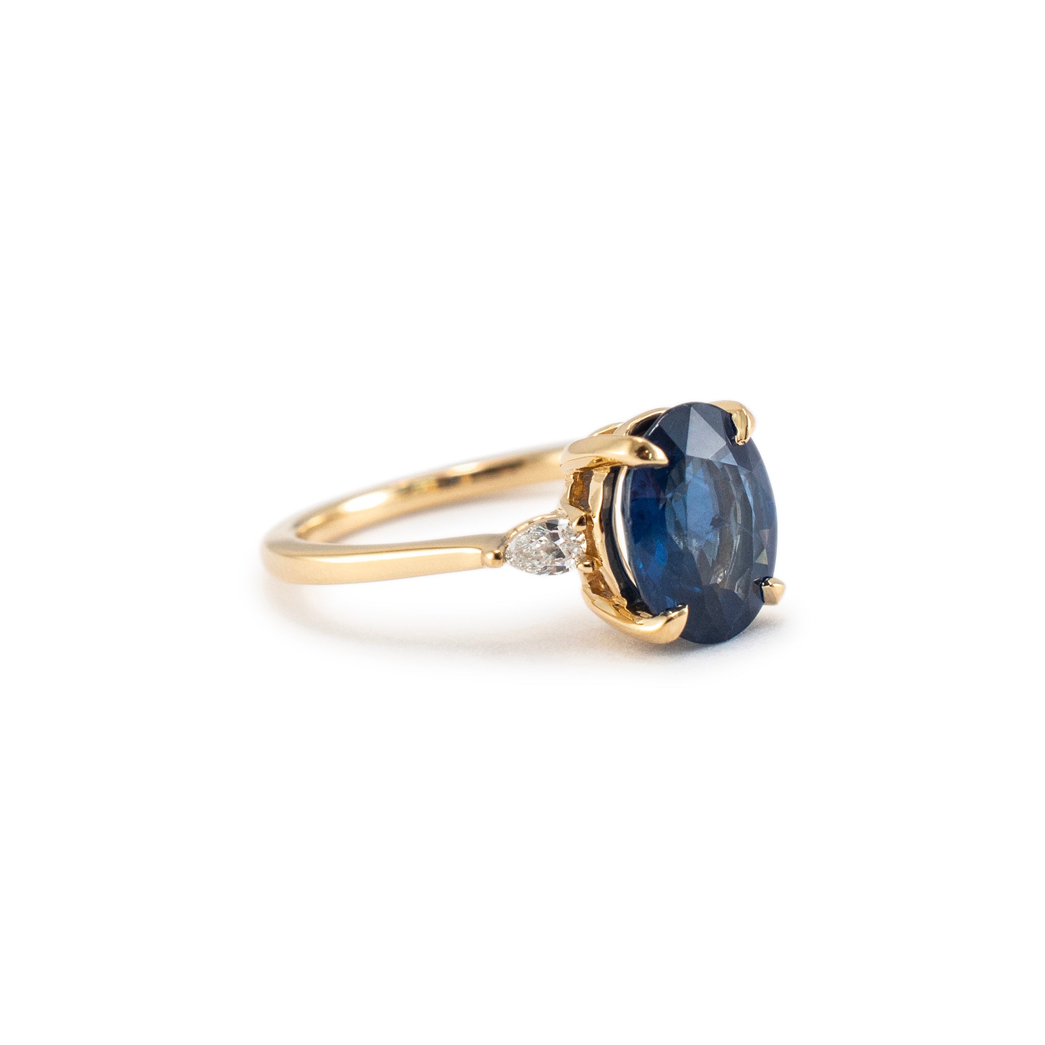 18K Yellow Gold 2.25ct Oval Sapphire Three Stone Pear Diamond Cocktail Ring