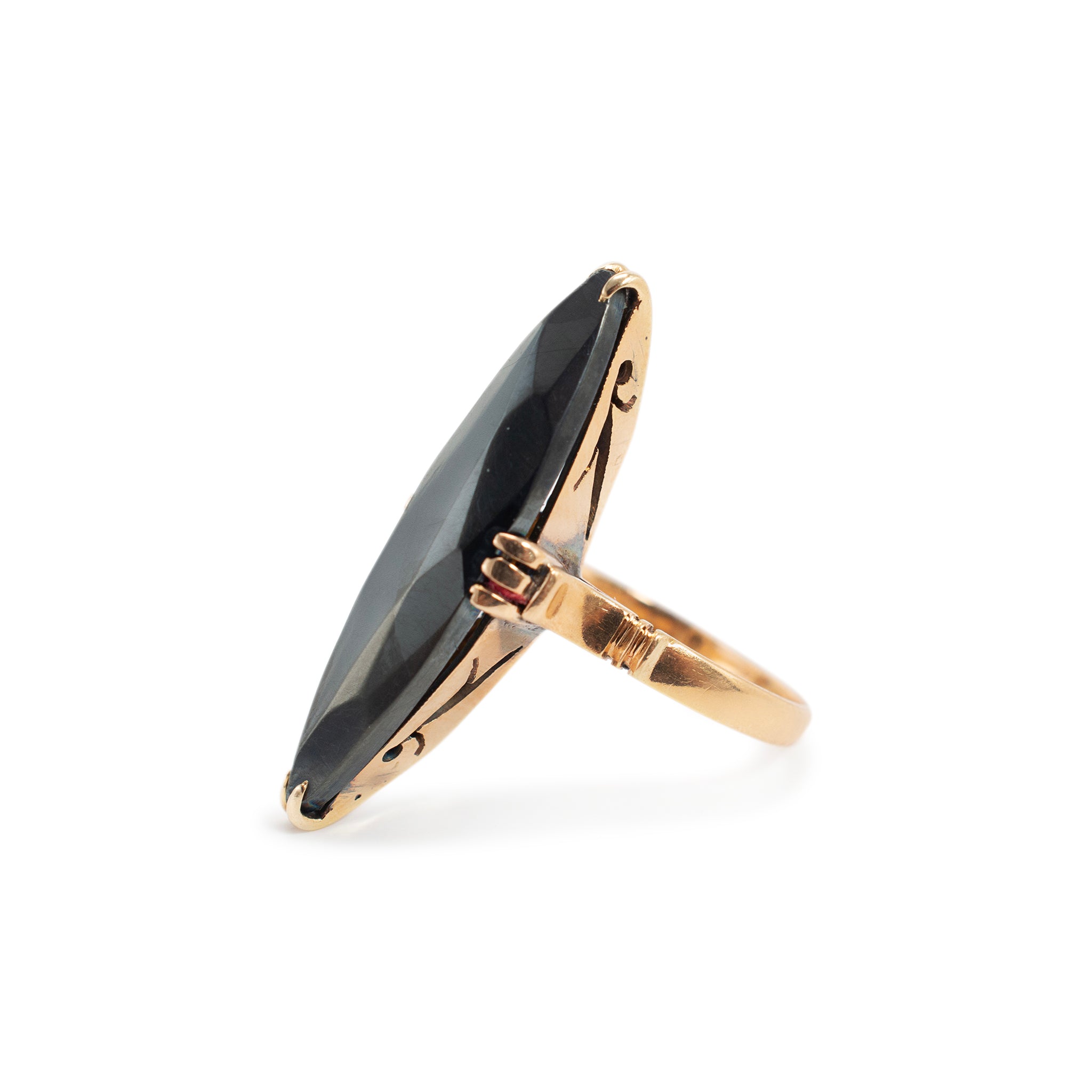Vintage 14K Yellow Gold Marquise Shaped Hematite Cocktail Ring