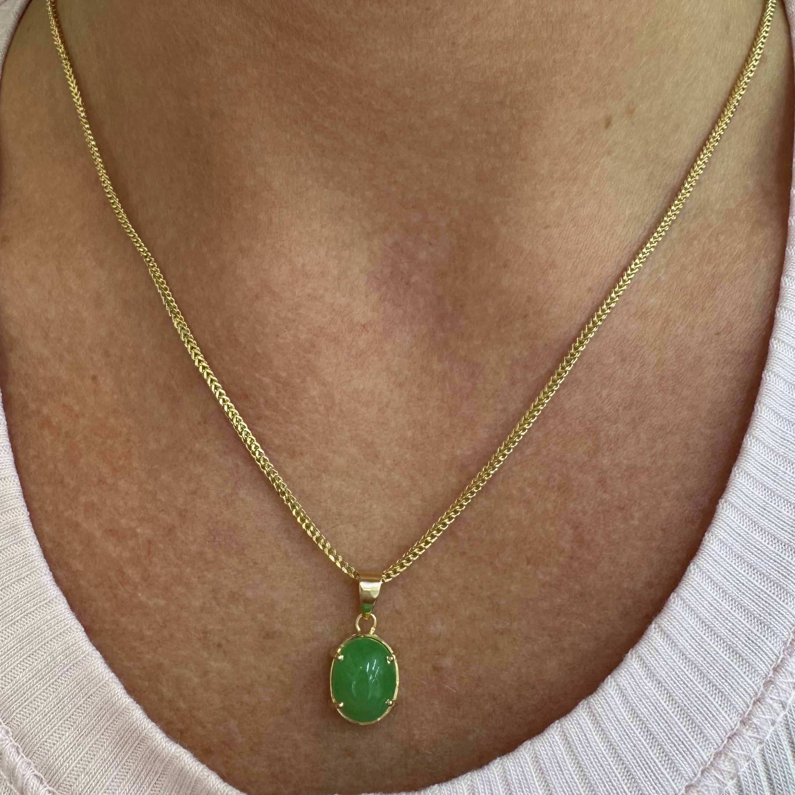 Ladies 18K Yellow Gold Cabochon Oval Emerald Solitaire Pendant Necklace