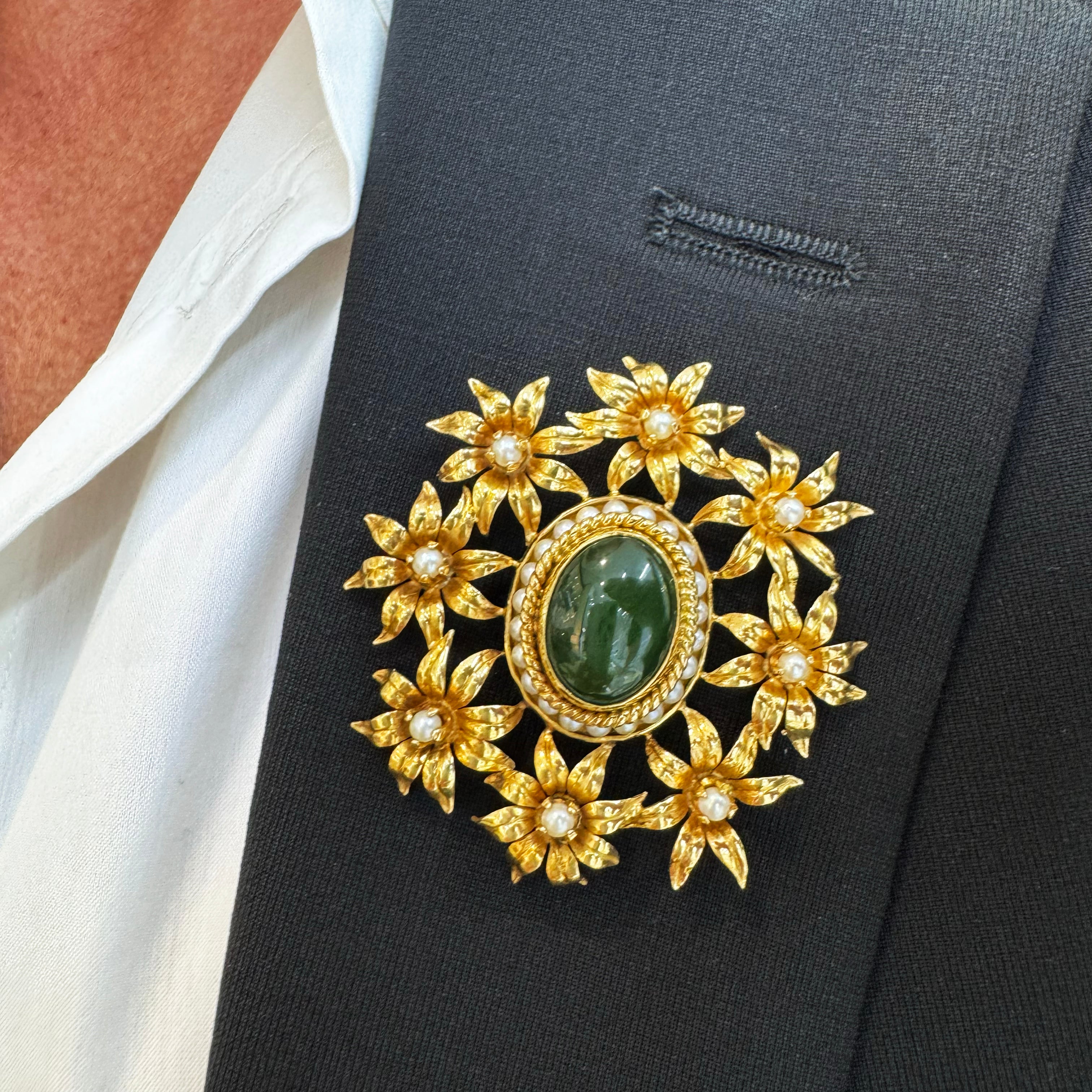Vintage 18K Yellow Gold Green Nephrite Halo Pearls Floral Brooch