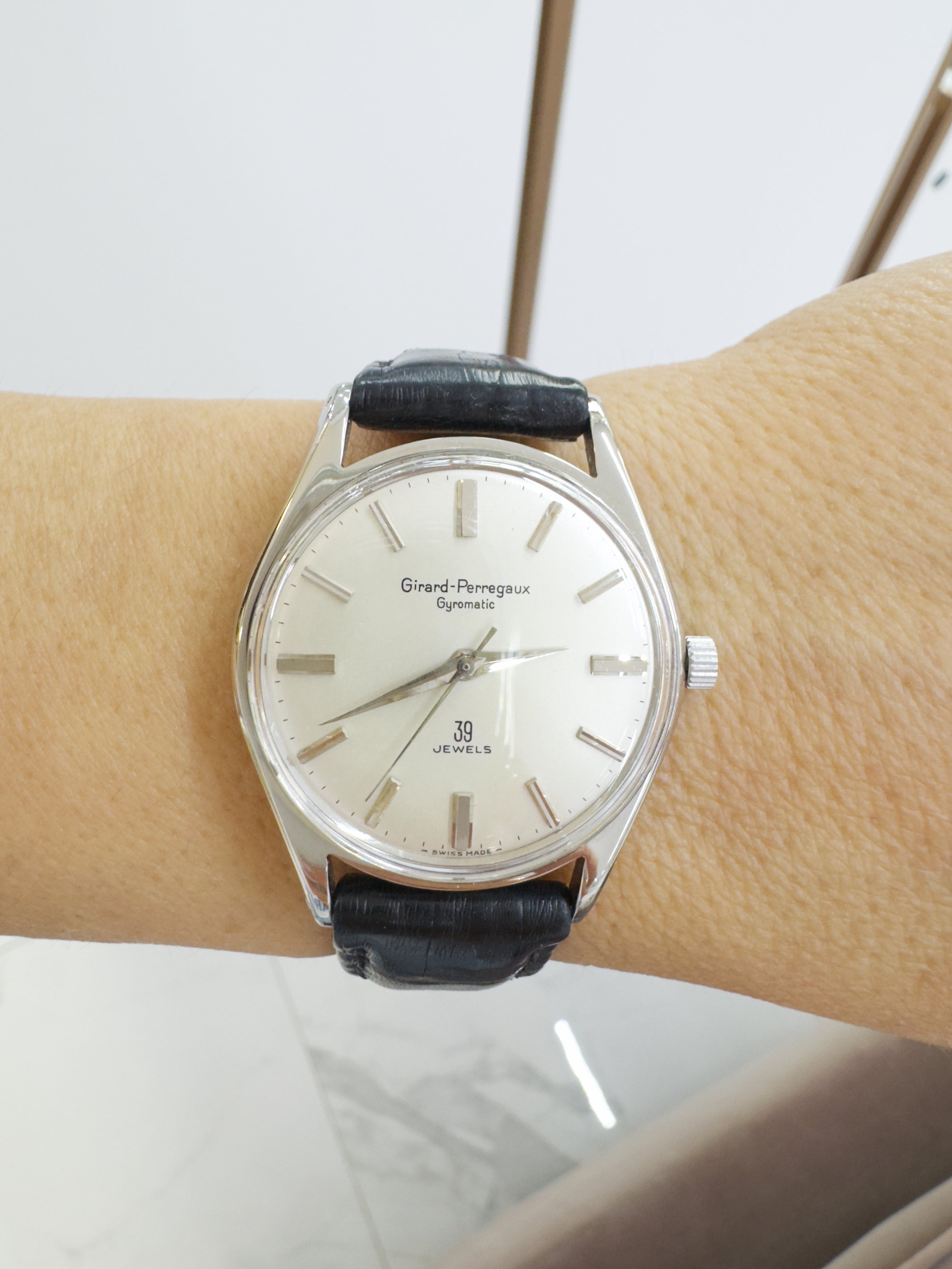 Vintage 1960’s Girard-Perregaux Gyromatic 34MM 39 Jewels Steel Automatic Watch