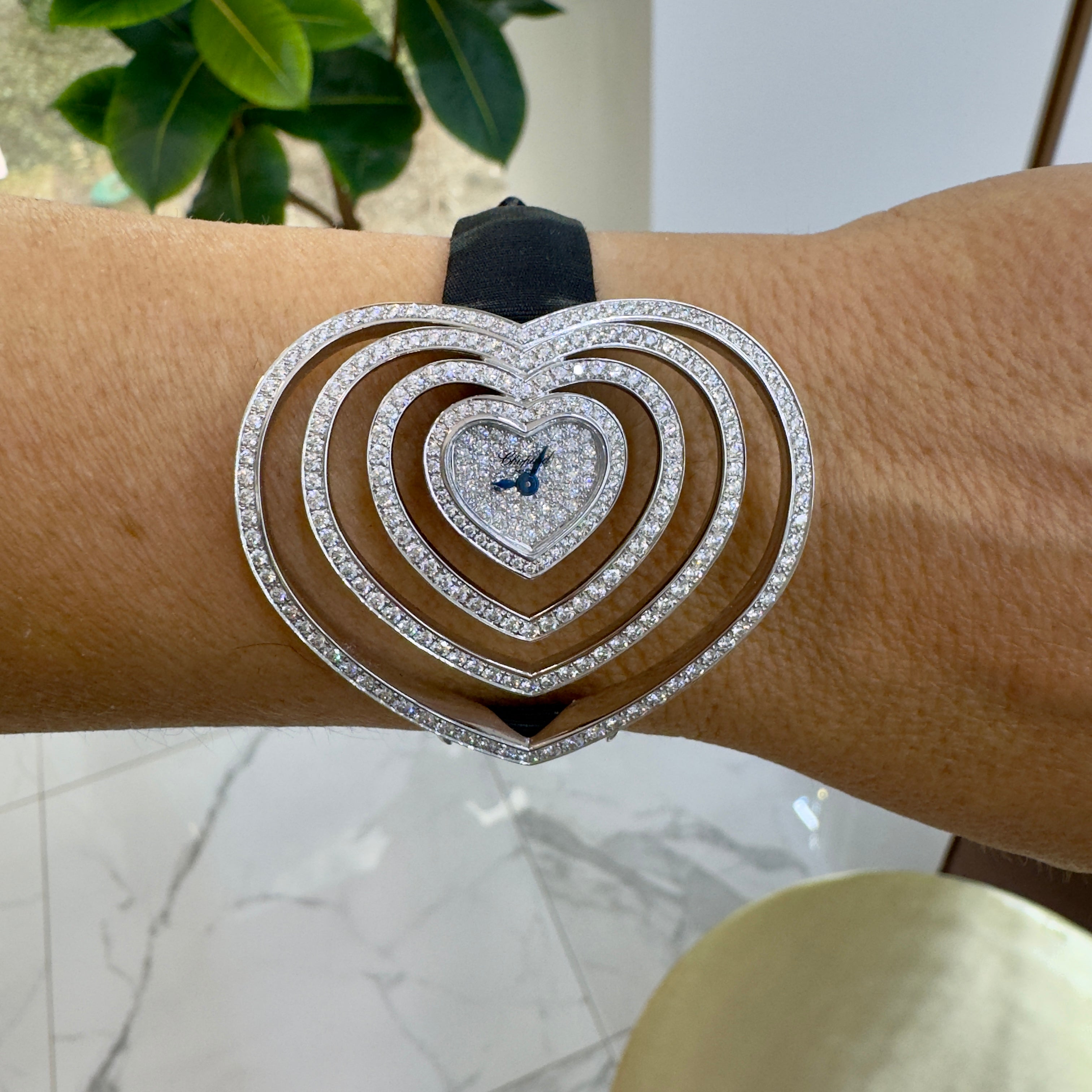Chopard Heart Shaped Diamond 13/7172-20 48MM 18K White Gold Quartz Watch