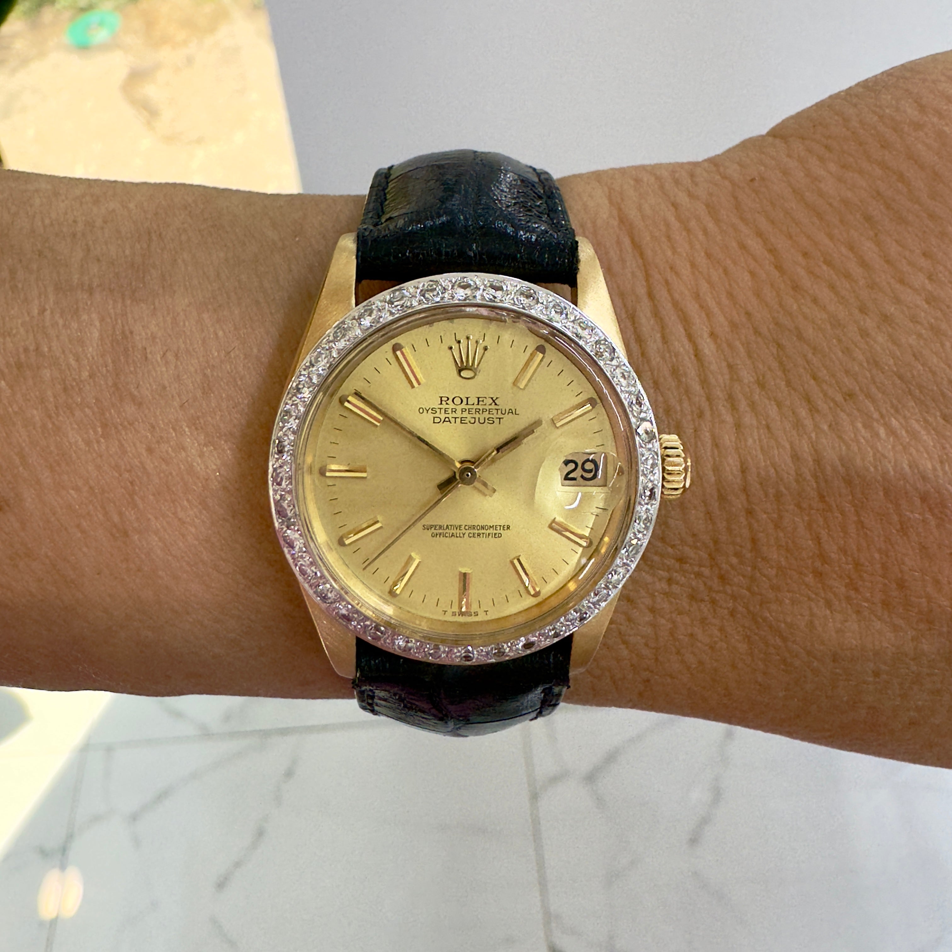 1981 Rolex Datejust 31MM 6827 Mid Size 18K Yellow Gold Diamond Bezel Watch