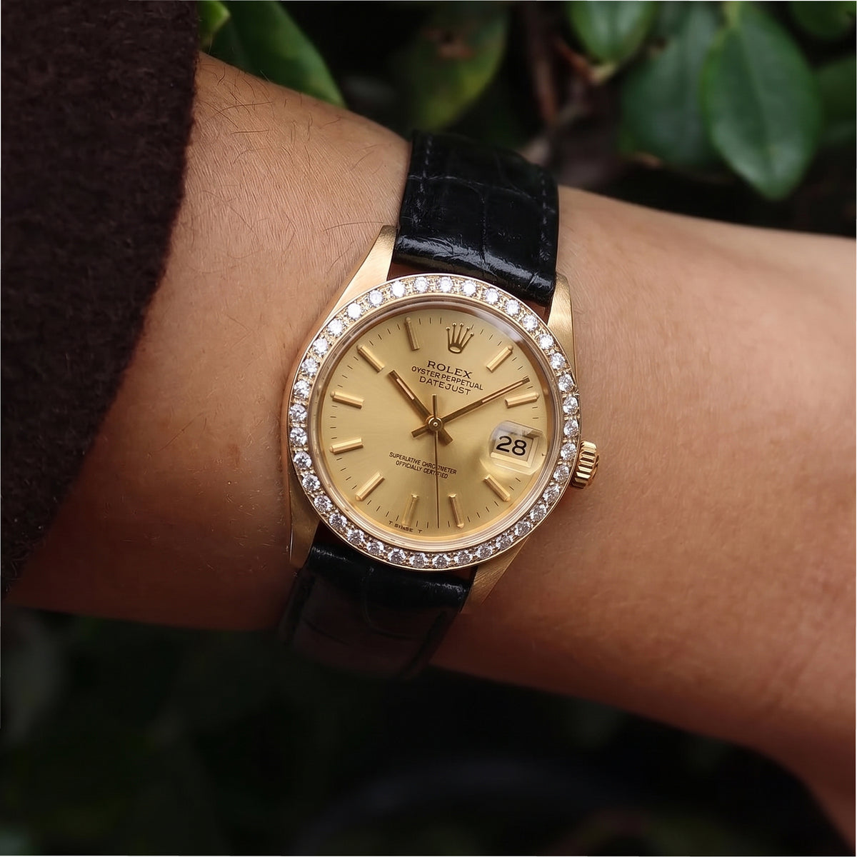 Ladies Rolex Datejust 31MM 6827 Mid Size 18K Yellow Gold Diamond Bezel Watch
