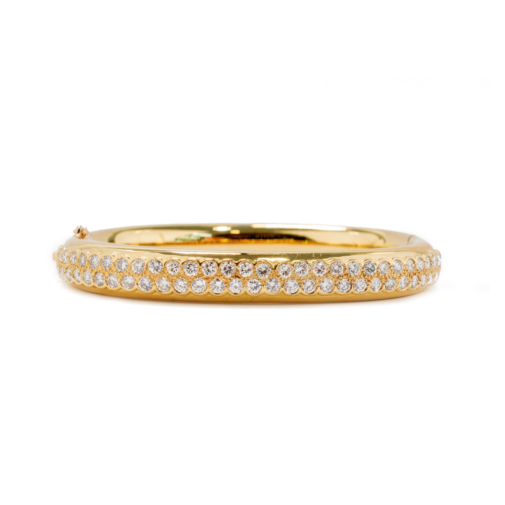 Vintage Swiss 18K Yellow Gold 4.50ct Pave Diamond Hinged Rounded Bangle Bracelet