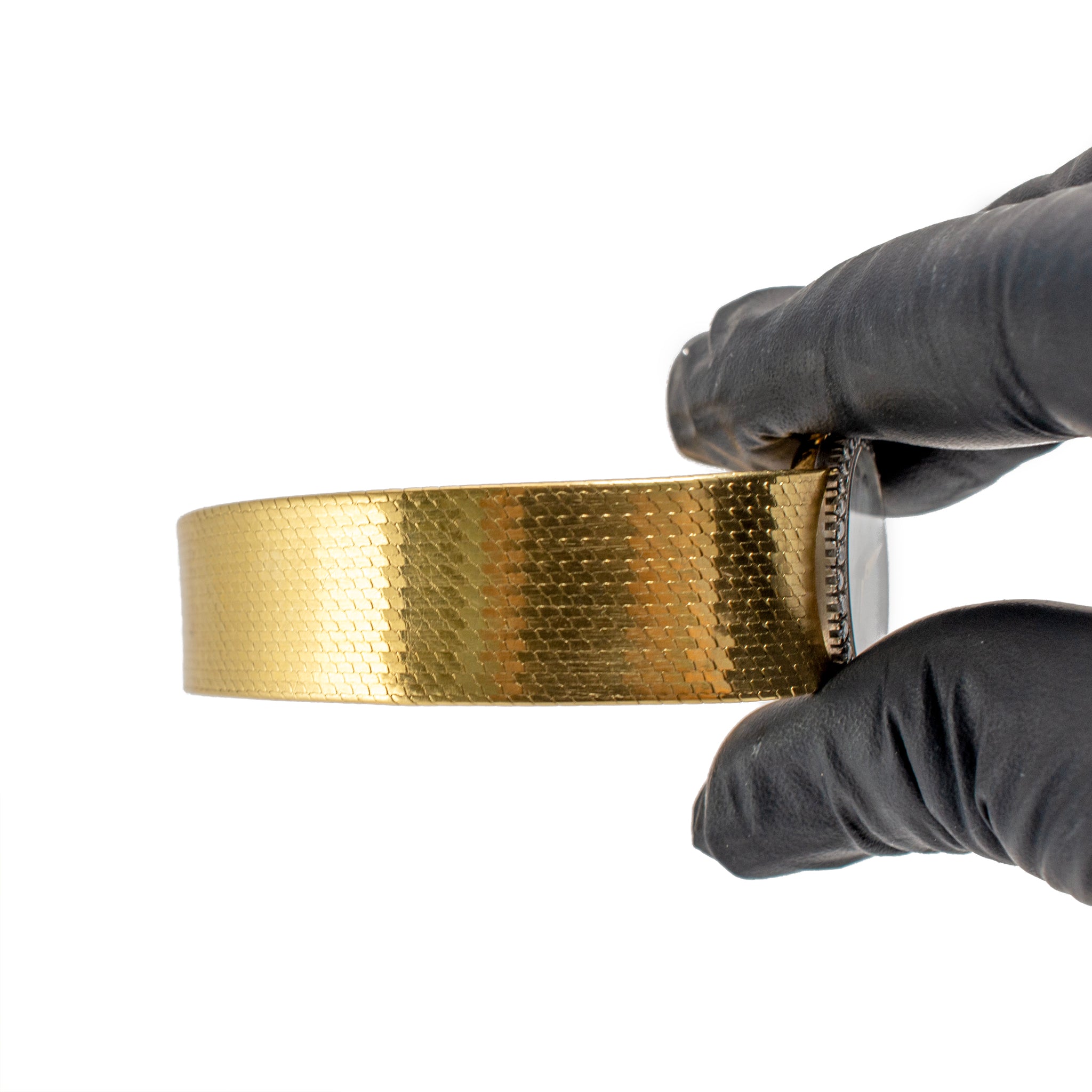 Vintage Piaget Dancer 26MM 9706 B2 18K Gold Diamond Mother of Pearl Dial Watch