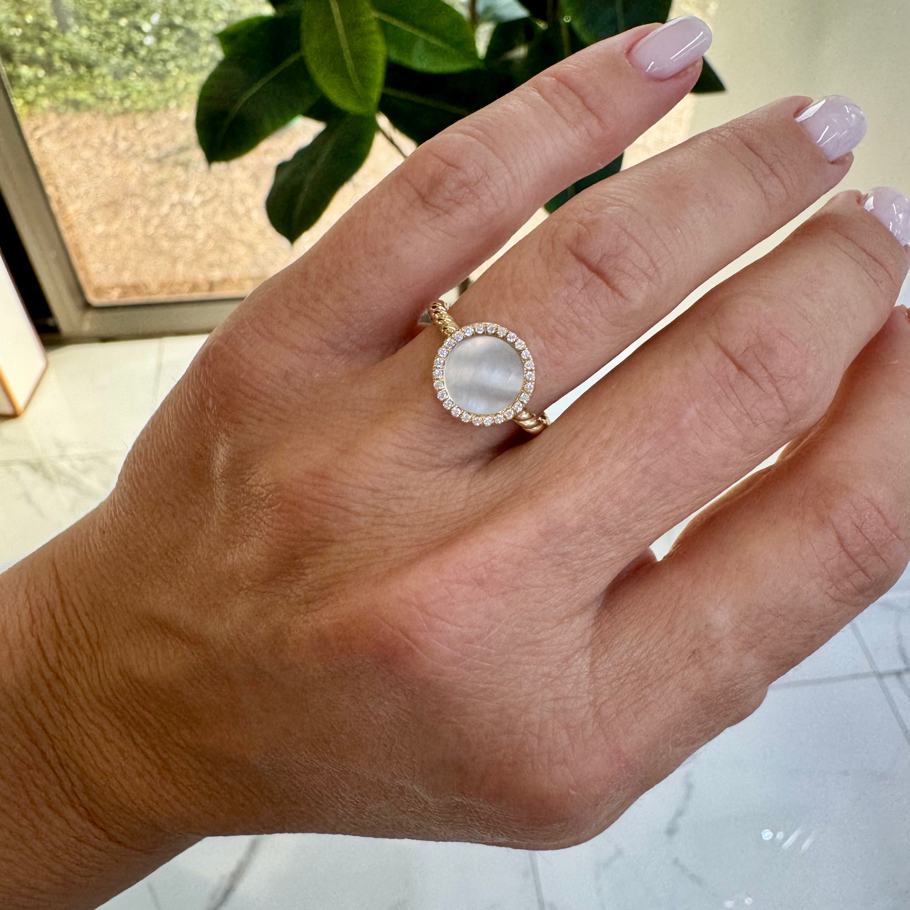 David Yurman Dy Elements 18K Yellow Gold Diamond Mother of Pearl Cocktail Ring