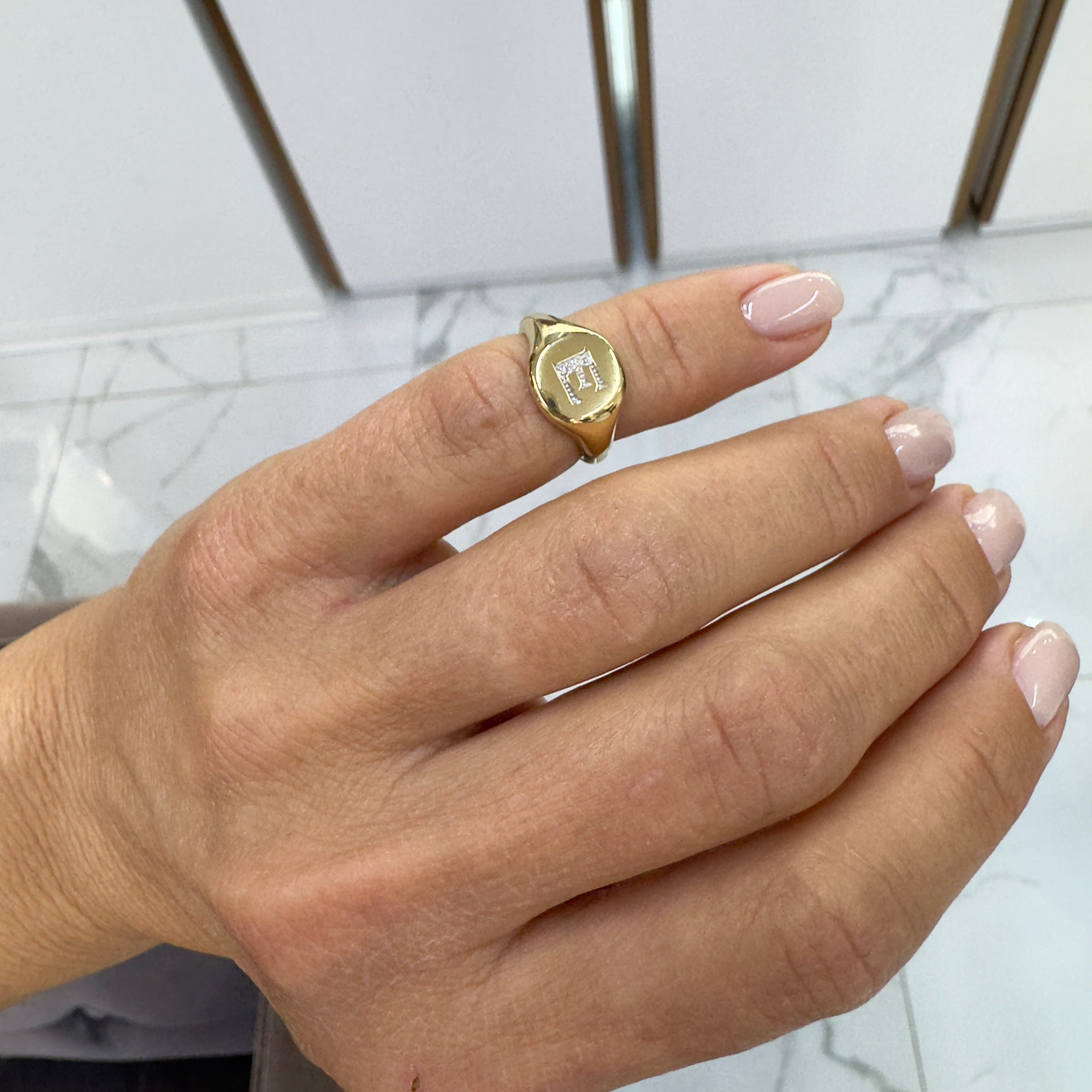 David Yurman DY E Initial 18K Yellow Gold Diamond Pinky Signet Cocktail Ring